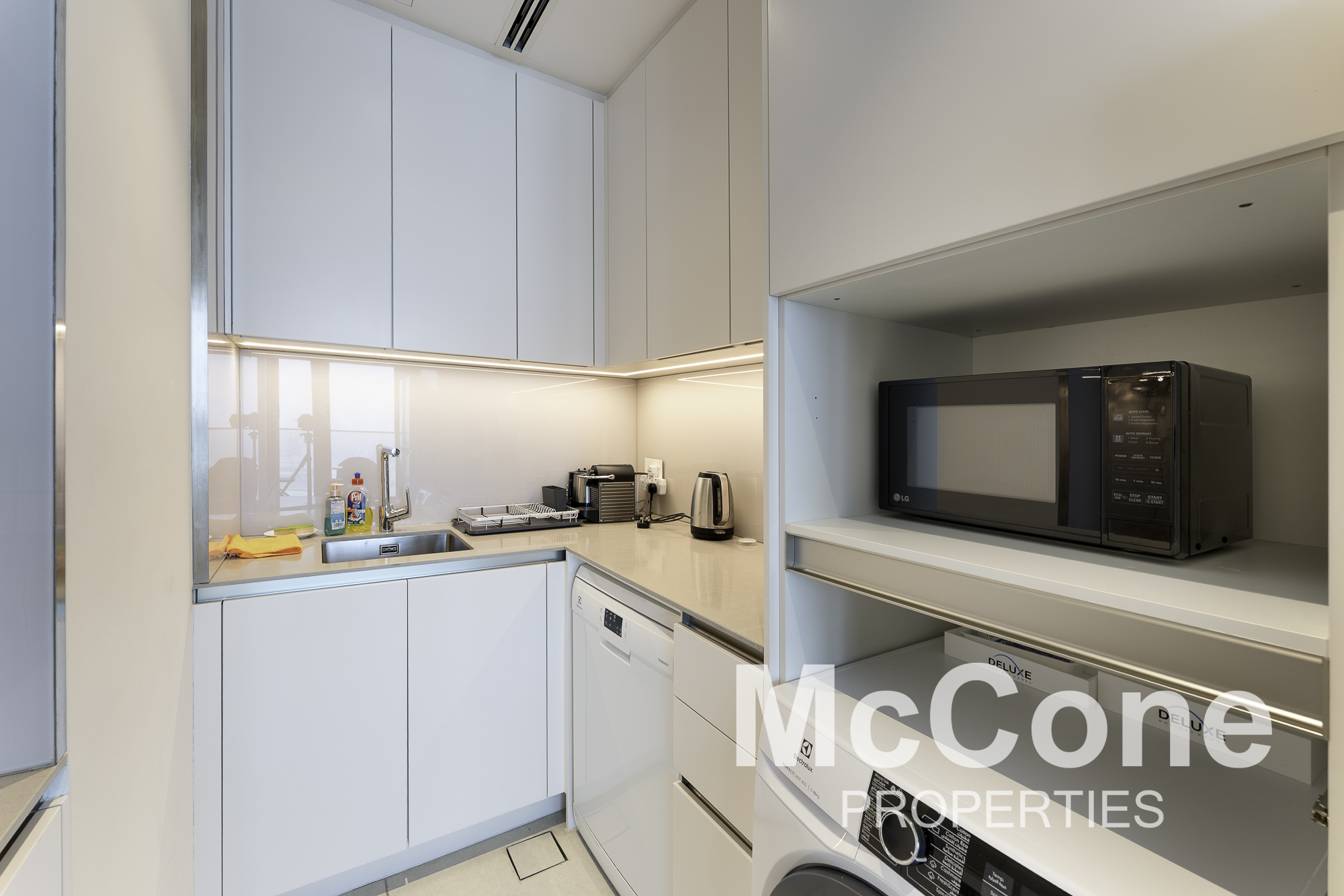 1 Bedroom Apartment for Sale in Jumeirah Gate Tower 1, Jumeirah Beach Residence — photo 9 of 20