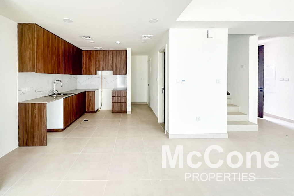 3 Bedroom Townhouse for Sale in Maha Townhouses, Town Square — photo 2 of 15