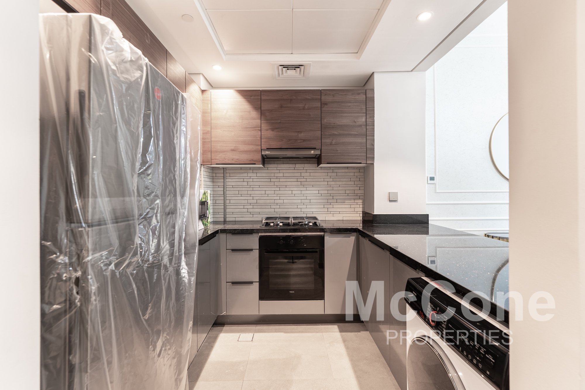 1 Bedroom Apartment for Rent in Eleganz by Danube, Jumeirah Village Circle — photo 3 of 18