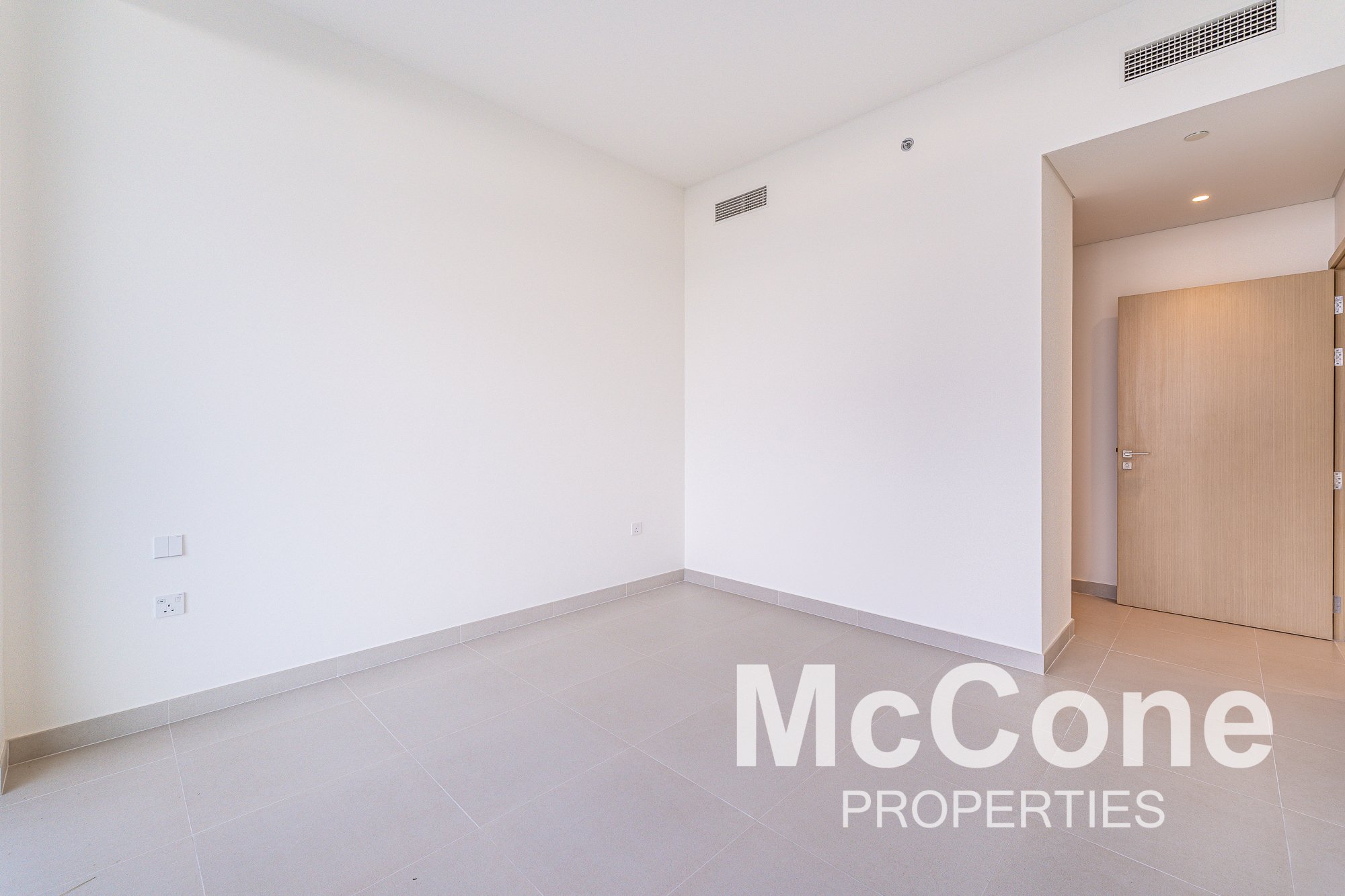 2 Bedroom Apartment for Rent in Golf Grand, Dubai Hills Estate — photo 9 of 17