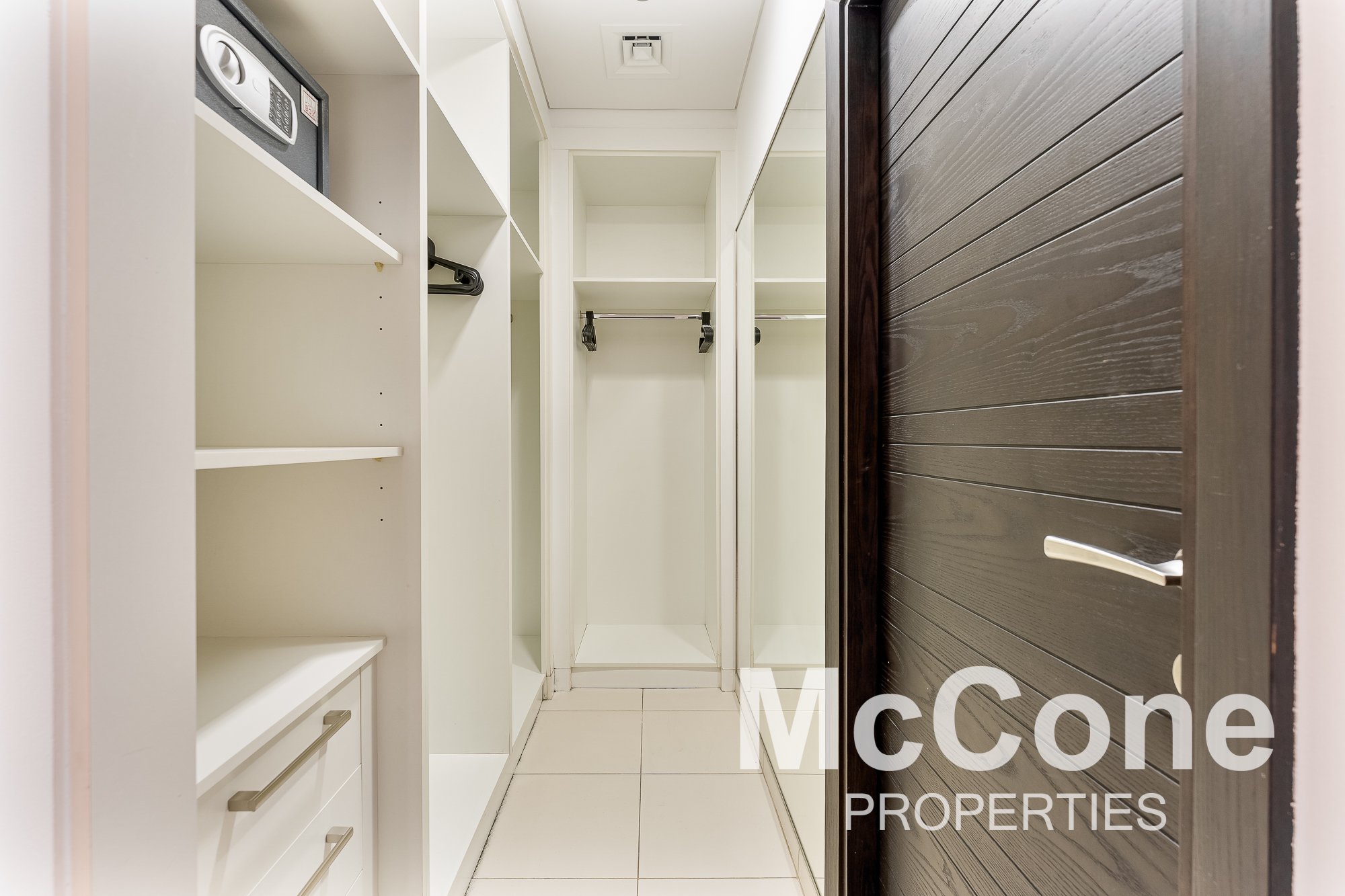 4 Bedroom Apartment for Rent in Cayan Tower, Dubai Marina — photograph 22 of 26