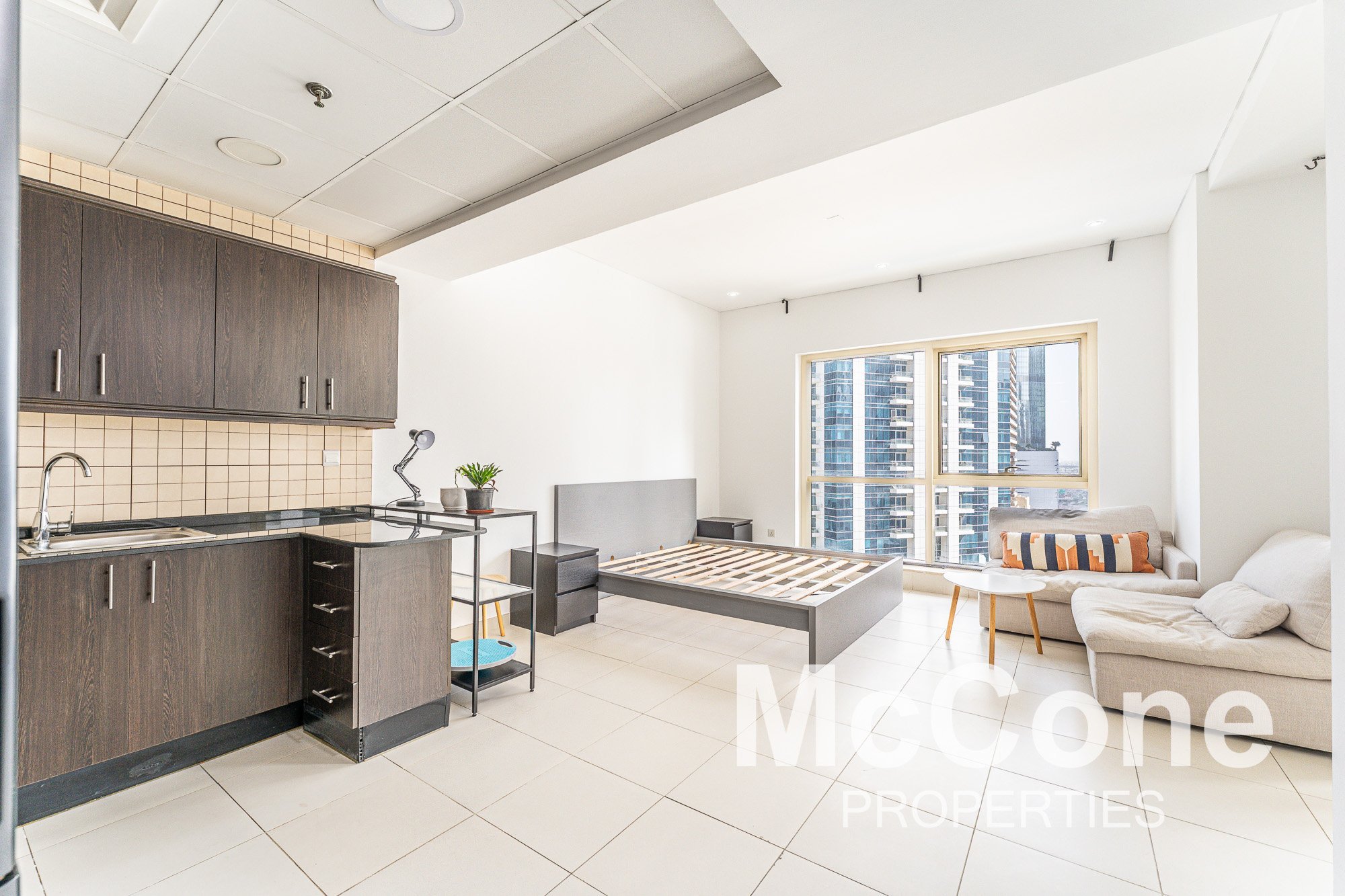 Studio Apartment for Rent in The Royal Oceanic, Dubai Marina — photo 2 of 12