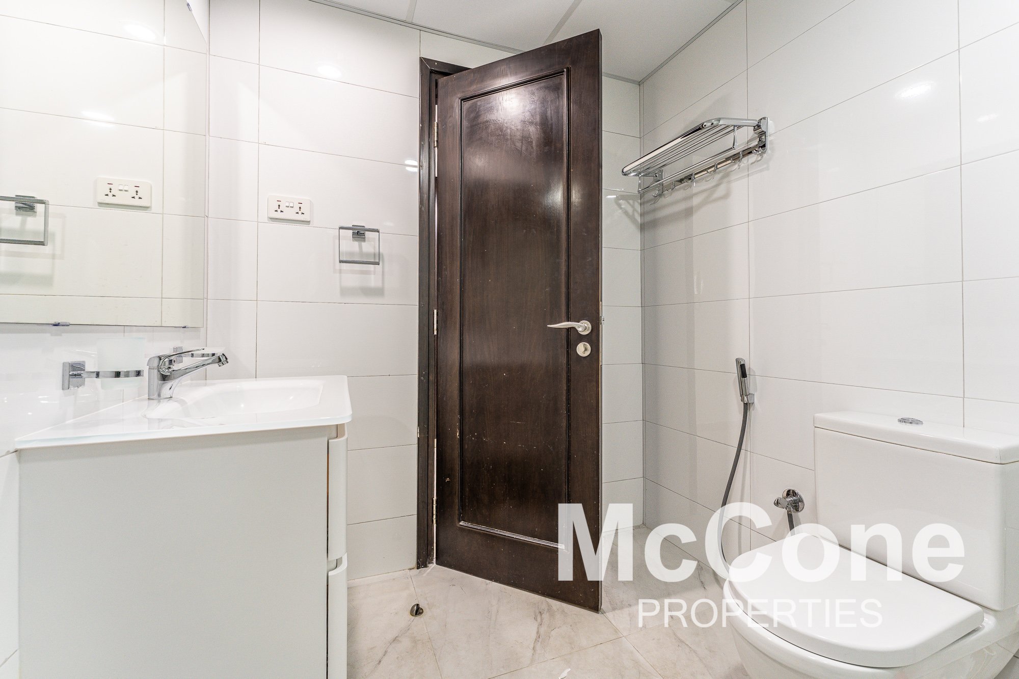 Studio Apartment for Rent in The Royal Oceanic, Dubai Marina — photo 6 of 12