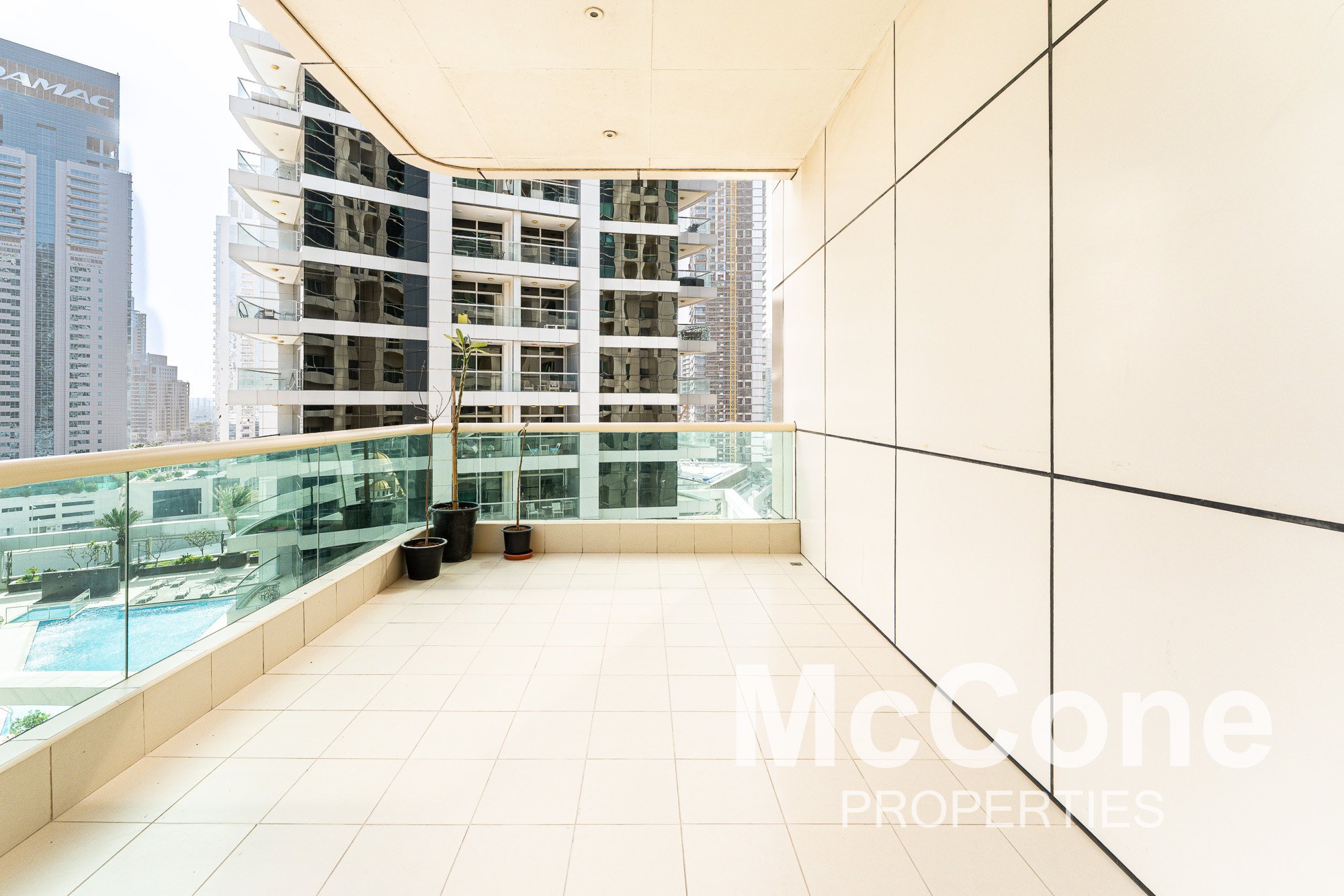 Studio Apartment for Rent in The Royal Oceanic, Dubai Marina — photo 9 of 12