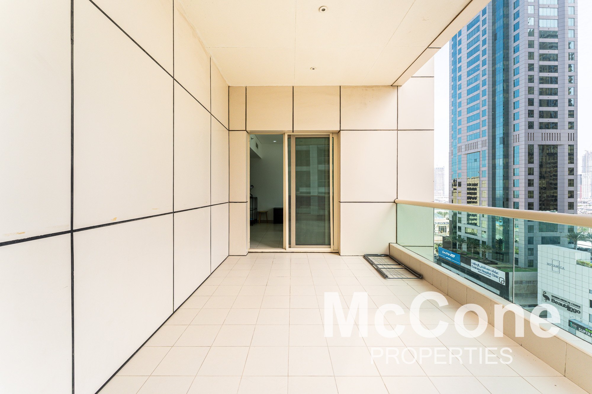 Studio Apartment for Rent in The Royal Oceanic, Dubai Marina — photo 8 of 12