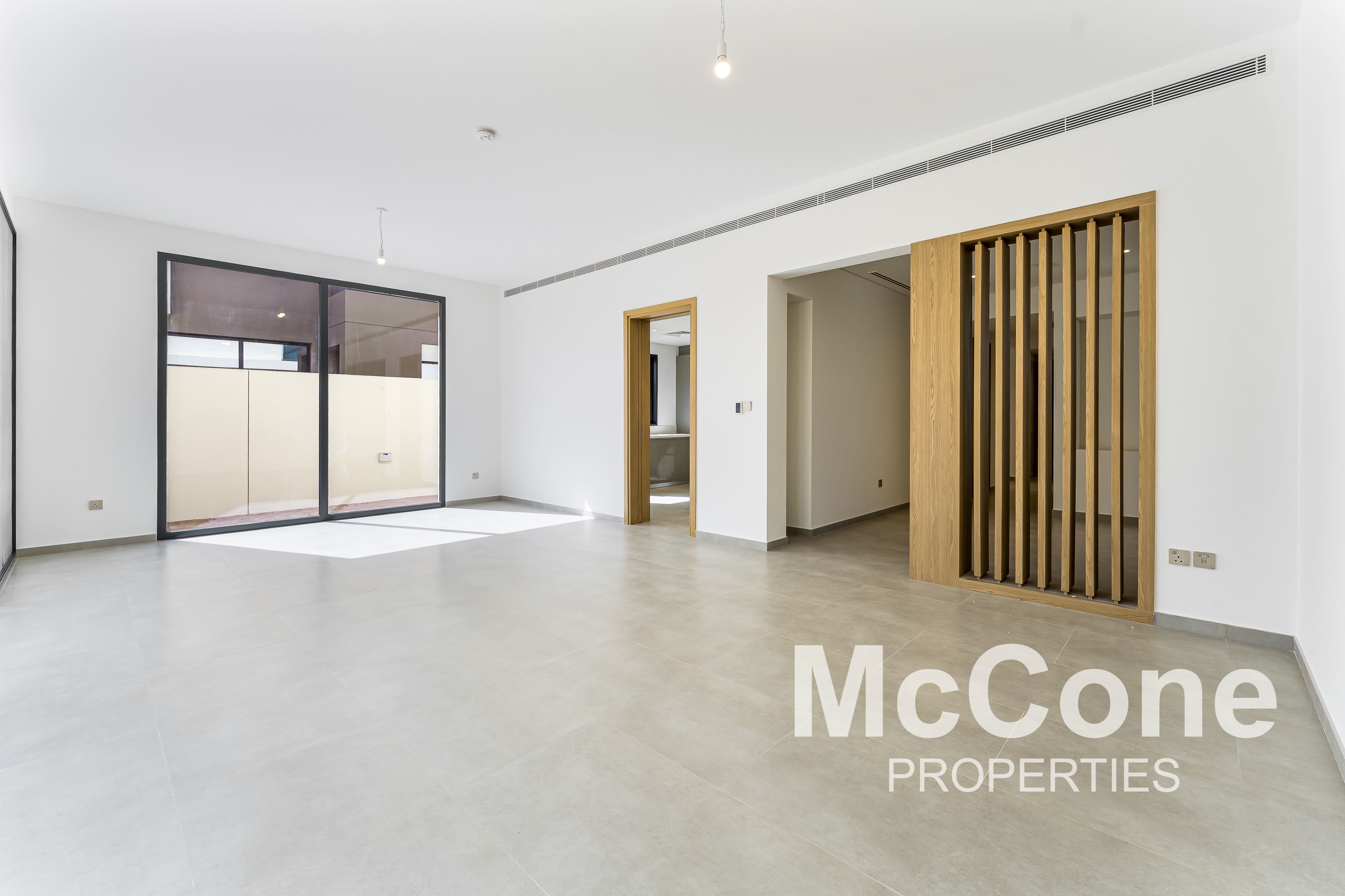 5 Bedroom Villa for Rent in Jebel Ali Village Villas, Jebel Ali — photo 2 of 20