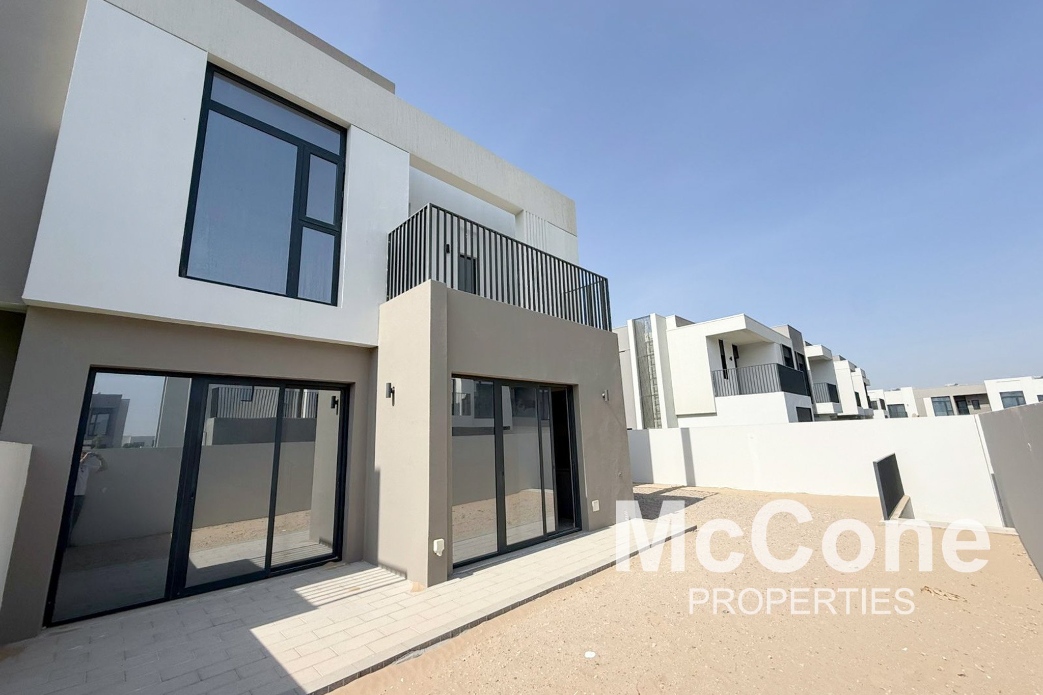 4 Bedroom Villa for Sale in Greenviews 2, Dubai South (Dubai World Central) — photo 7 of 10