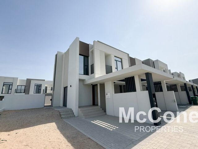 4 Bedroom Villa for Sale in Greenviews 2, Dubai South (Dubai World Central)
