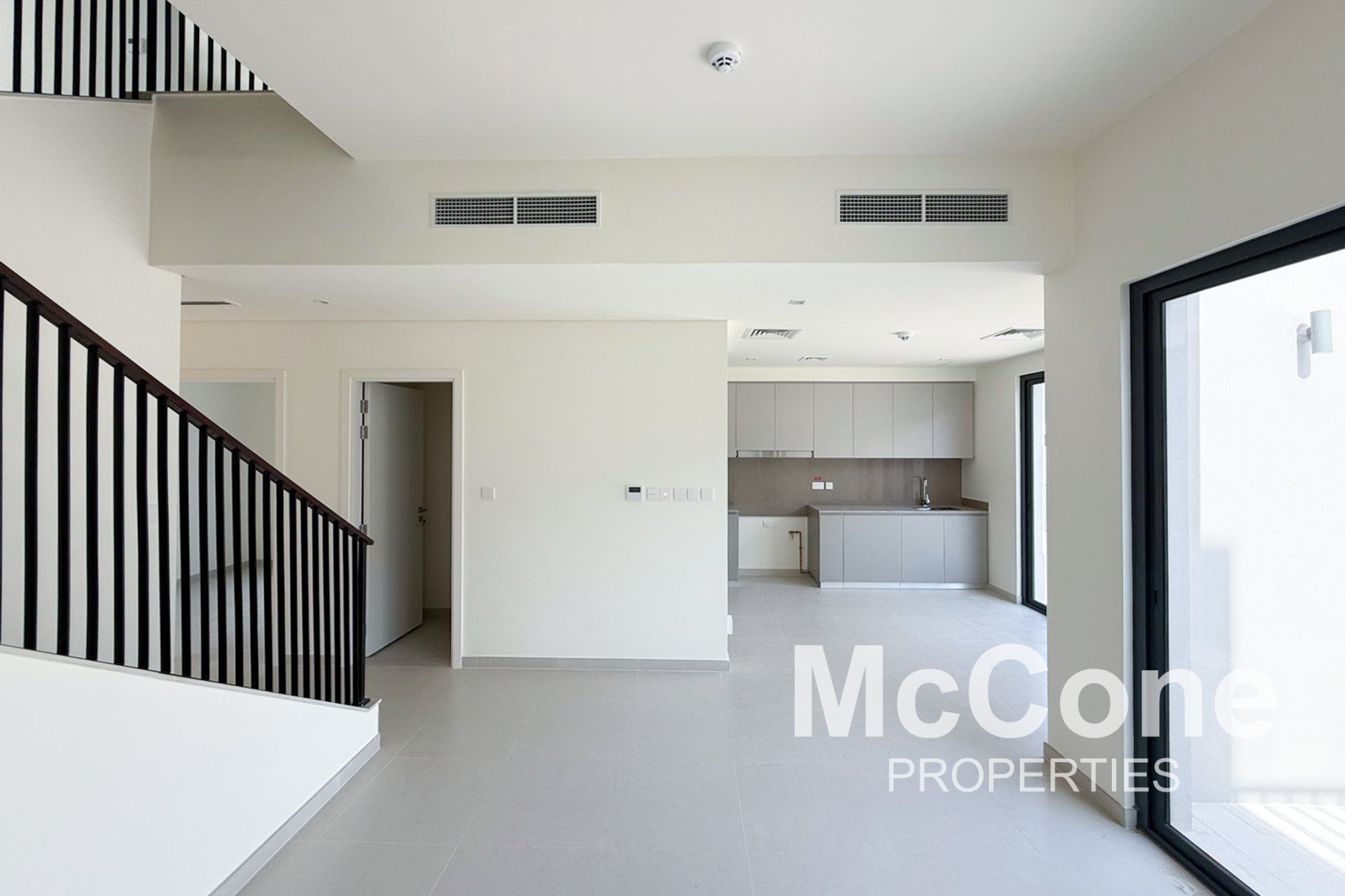 4 Bedroom Villa for Sale in Greenviews 2, Dubai South (Dubai World Central) — photo 2 of 10