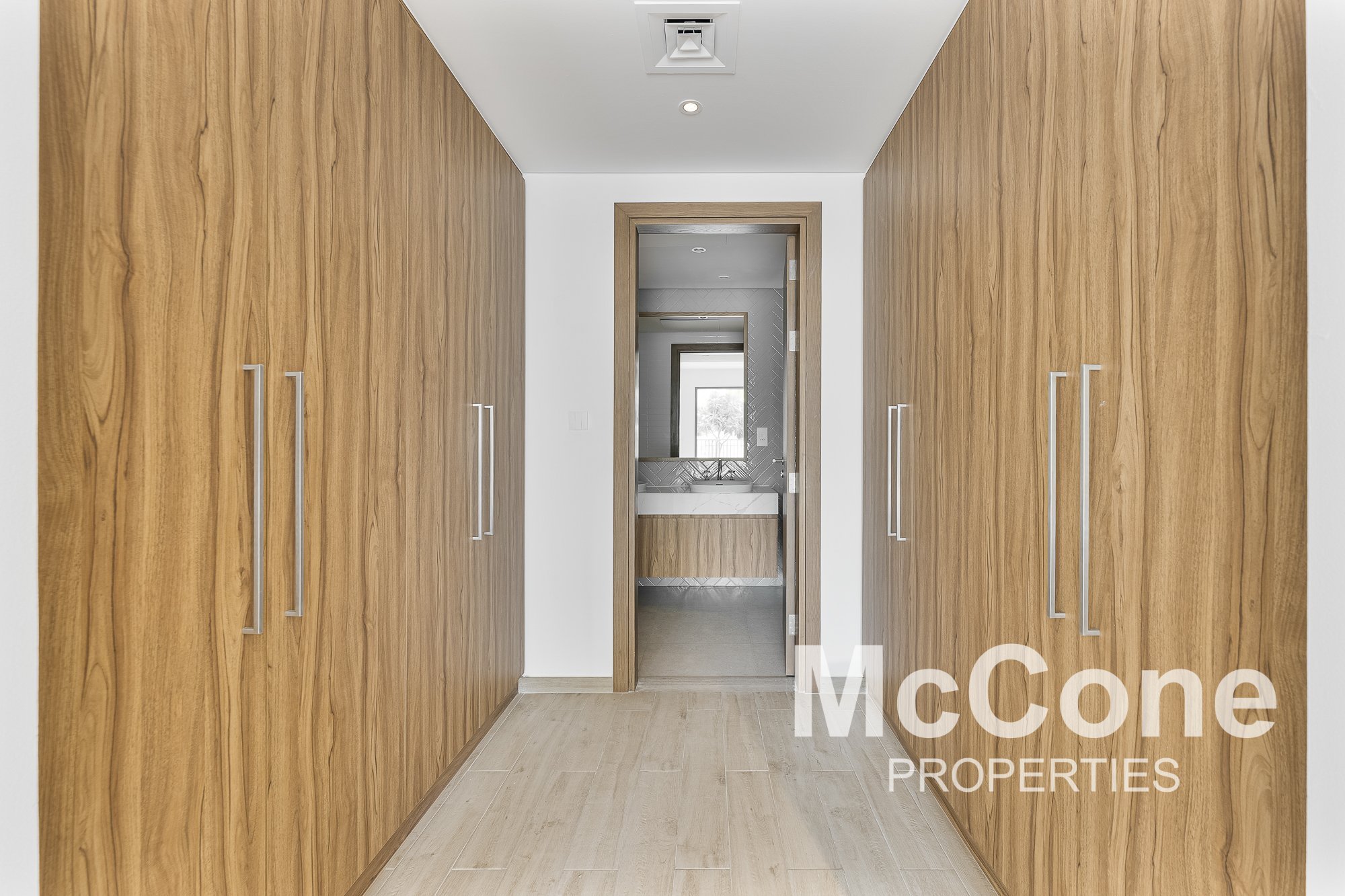 3 Bedroom Apartment for Sale in Central Park Building 1, City Walk — photograph 13 of 30