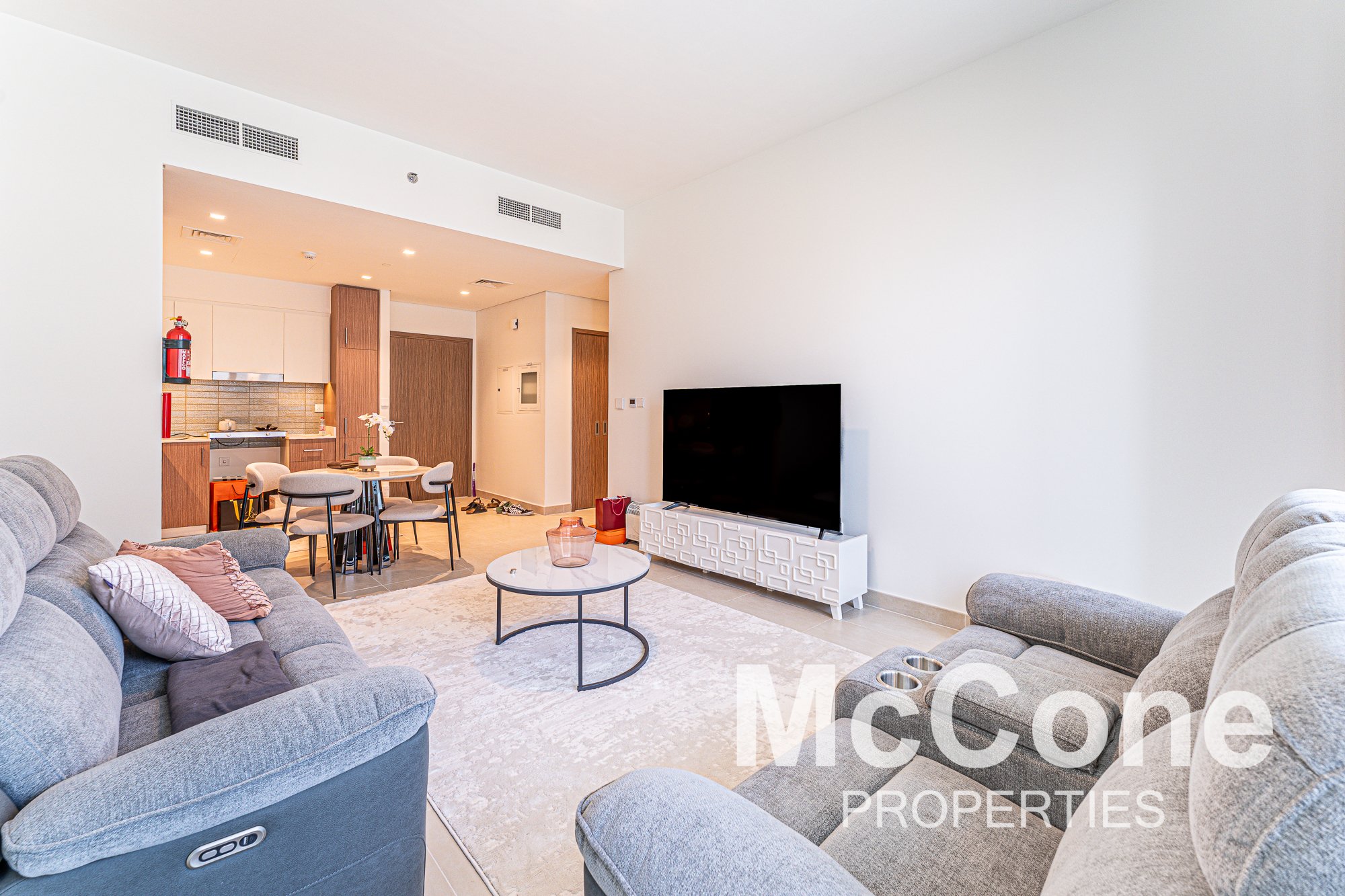 2 Bedroom Apartment for Rent in Seagate Building 3, Mina Rashid — photo 2 of 17