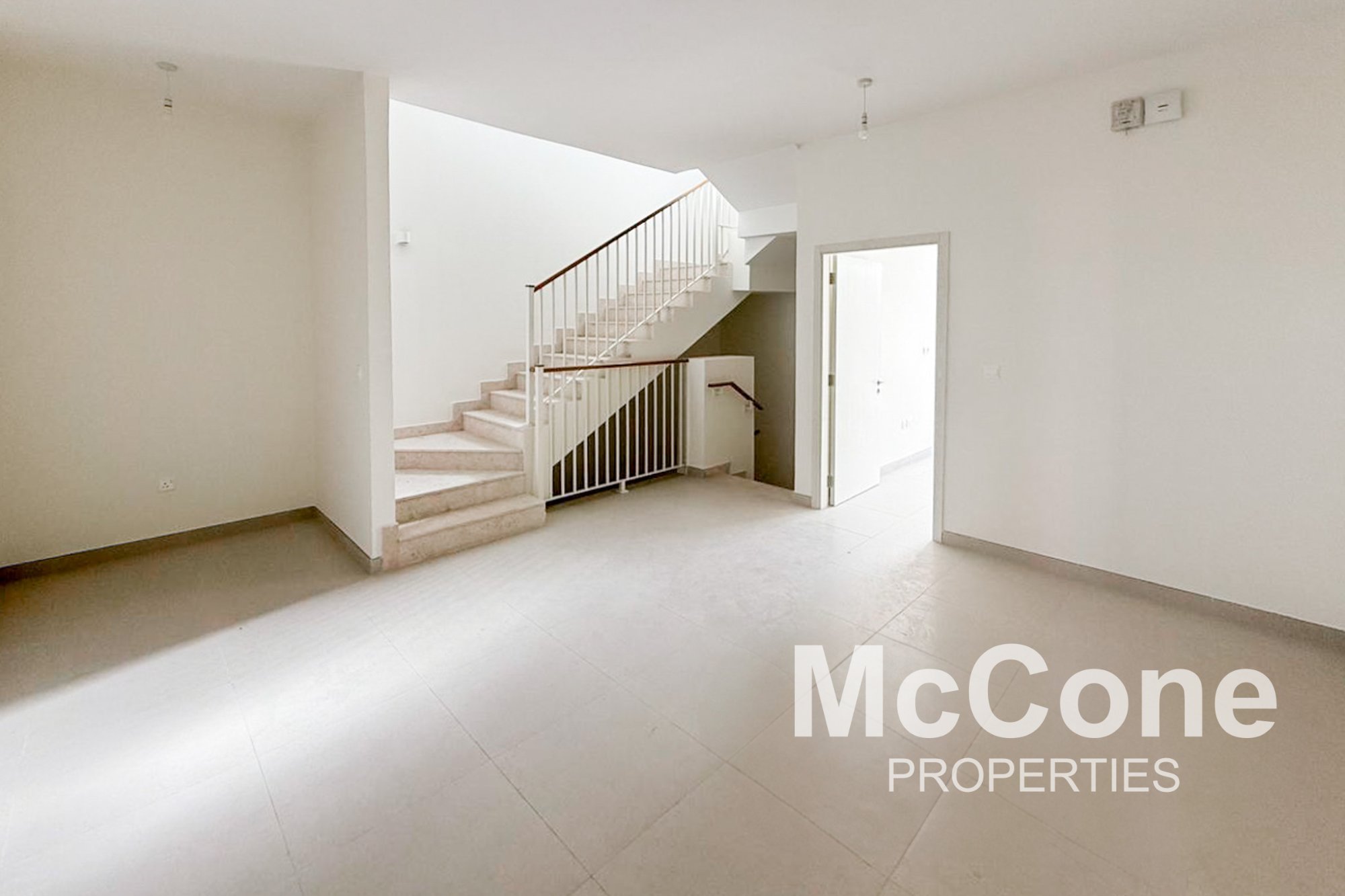 5 Bedroom Villa for Sale in The Pulse Beachfront, Dubai South (Dubai World Central) — photograph 11 of 18