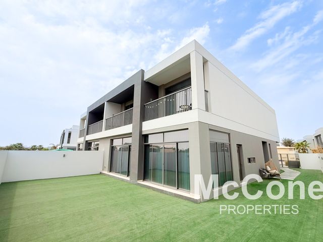 5 Bedroom Villa for Sale in The Pulse Beachfront, Dubai South (Dubai World Central)