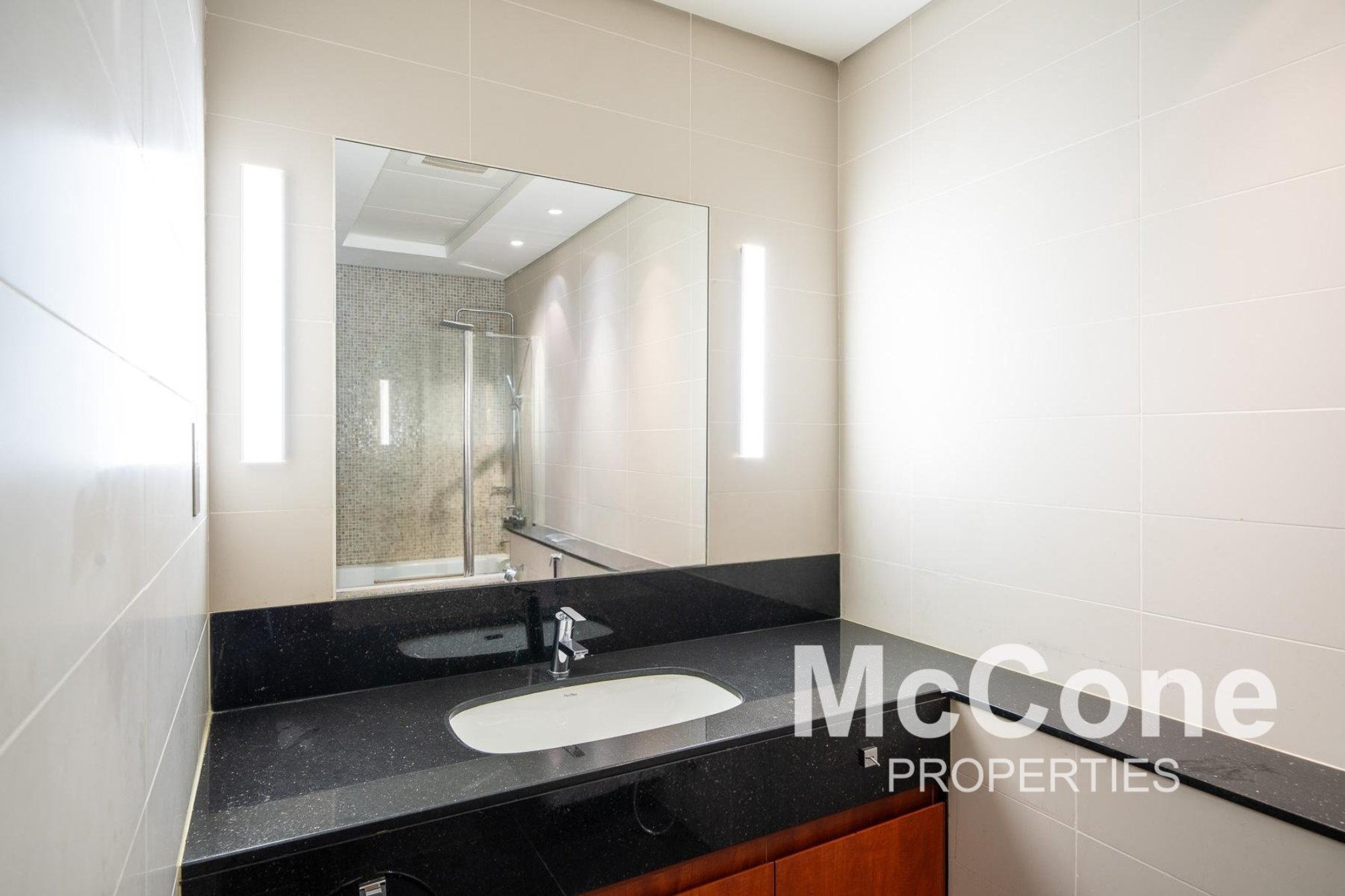 2 Bedroom Duplex for Rent in Central Park Residential Tower, DIFC — photograph 17 of 26