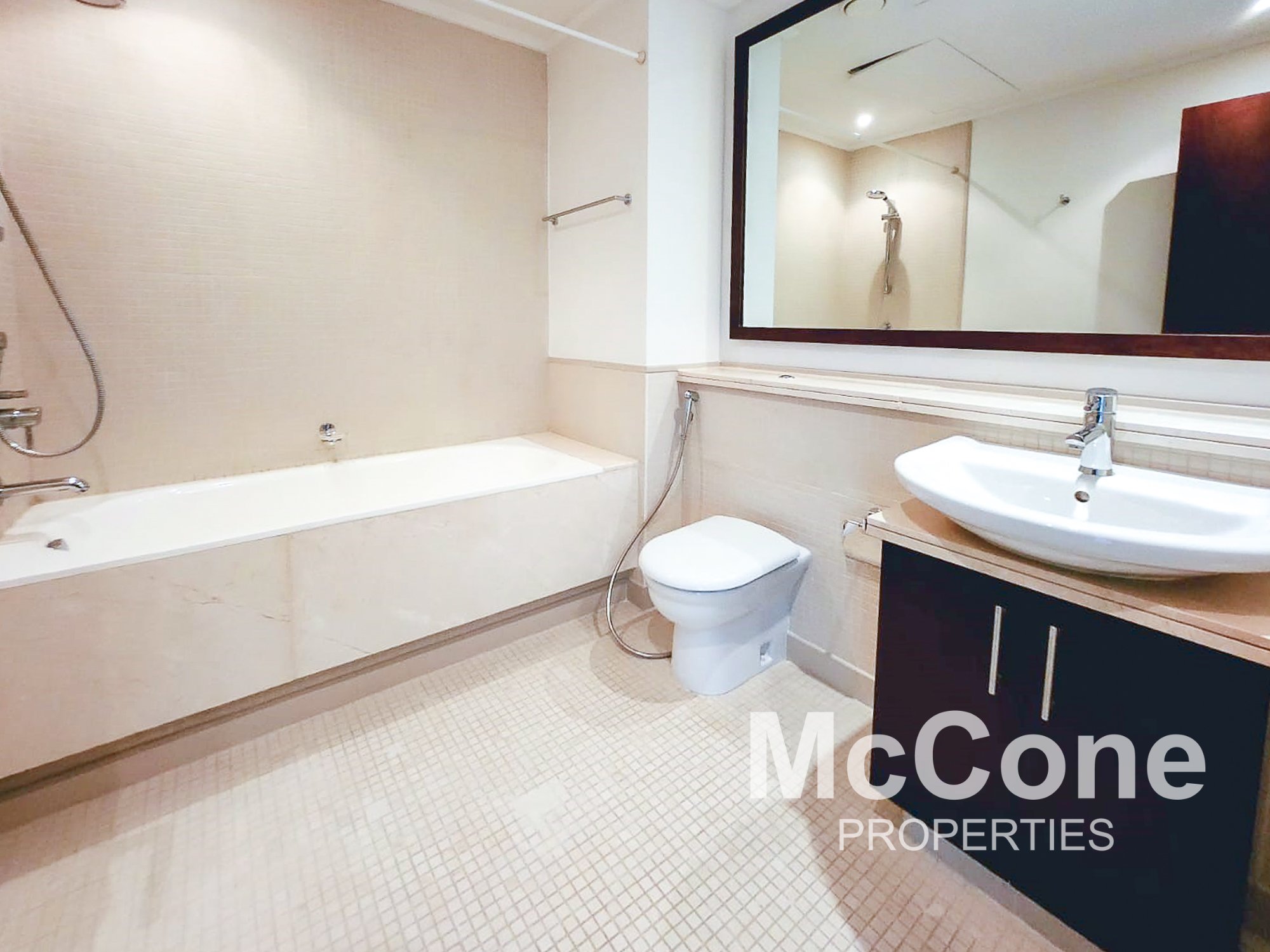 2 Bedroom Apartment for Rent in Beauport Tower, Dubai Marina — photograph 10 of 13