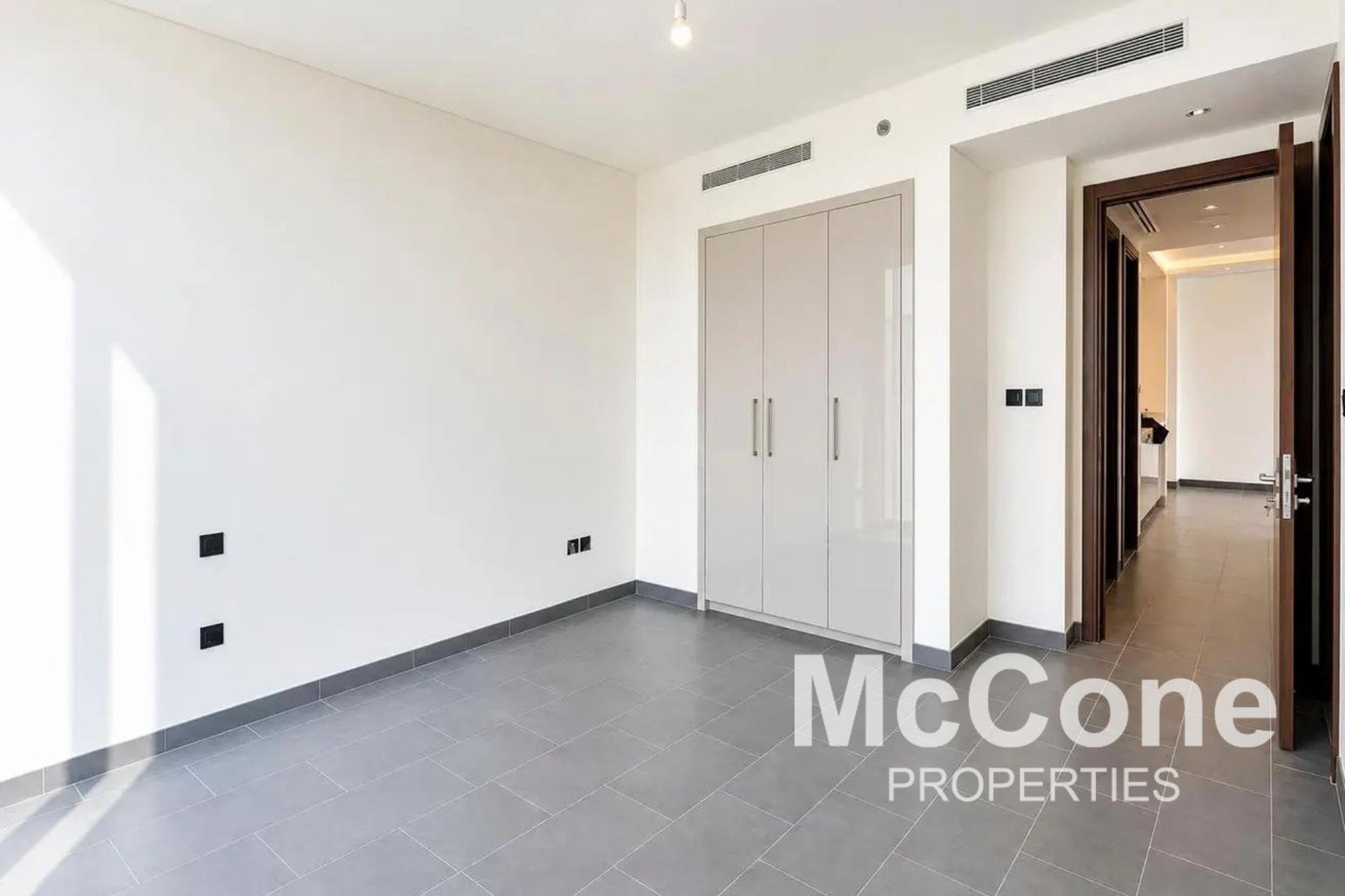 2 Bedroom Apartment for Sale in The Crest Tower C, Mohammed Bin Rashid City — photo 2 of 16