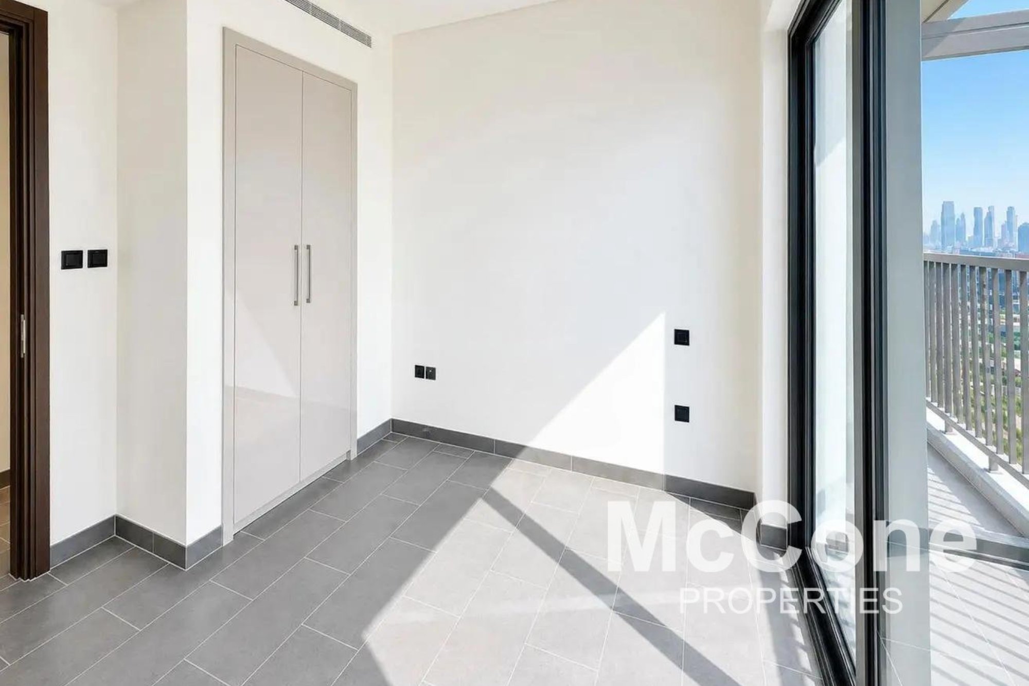 2 Bedroom Apartment for Sale in The Crest Tower C, Mohammed Bin Rashid City — photo 4 of 16