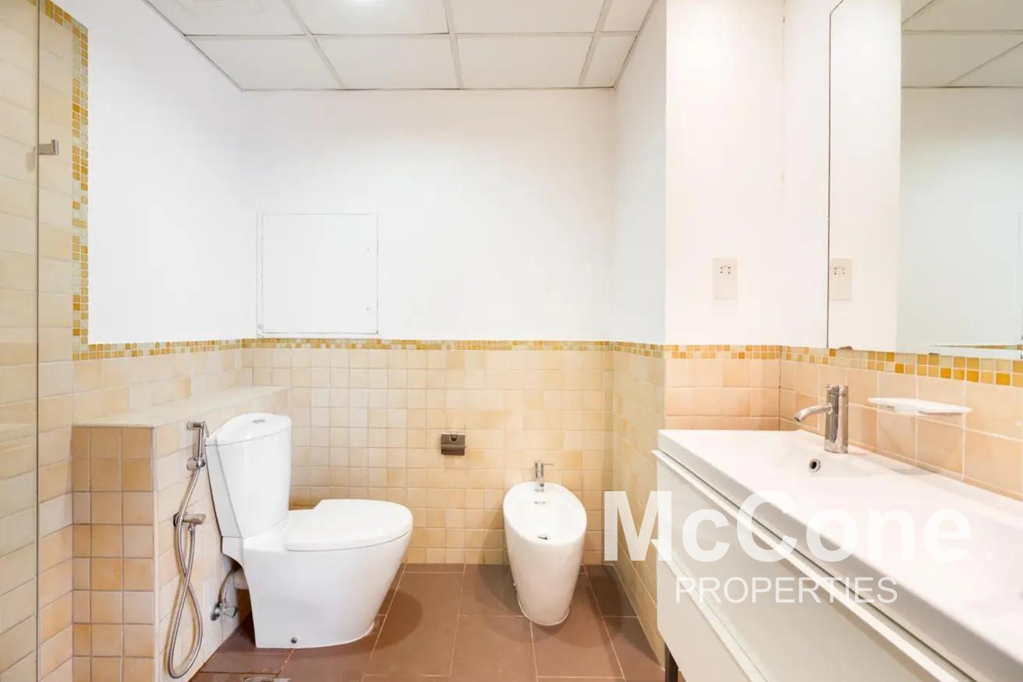 2 Bedroom Apartment for Rent in Shams 2, Jumeirah Beach Residence — photo 9 of 11