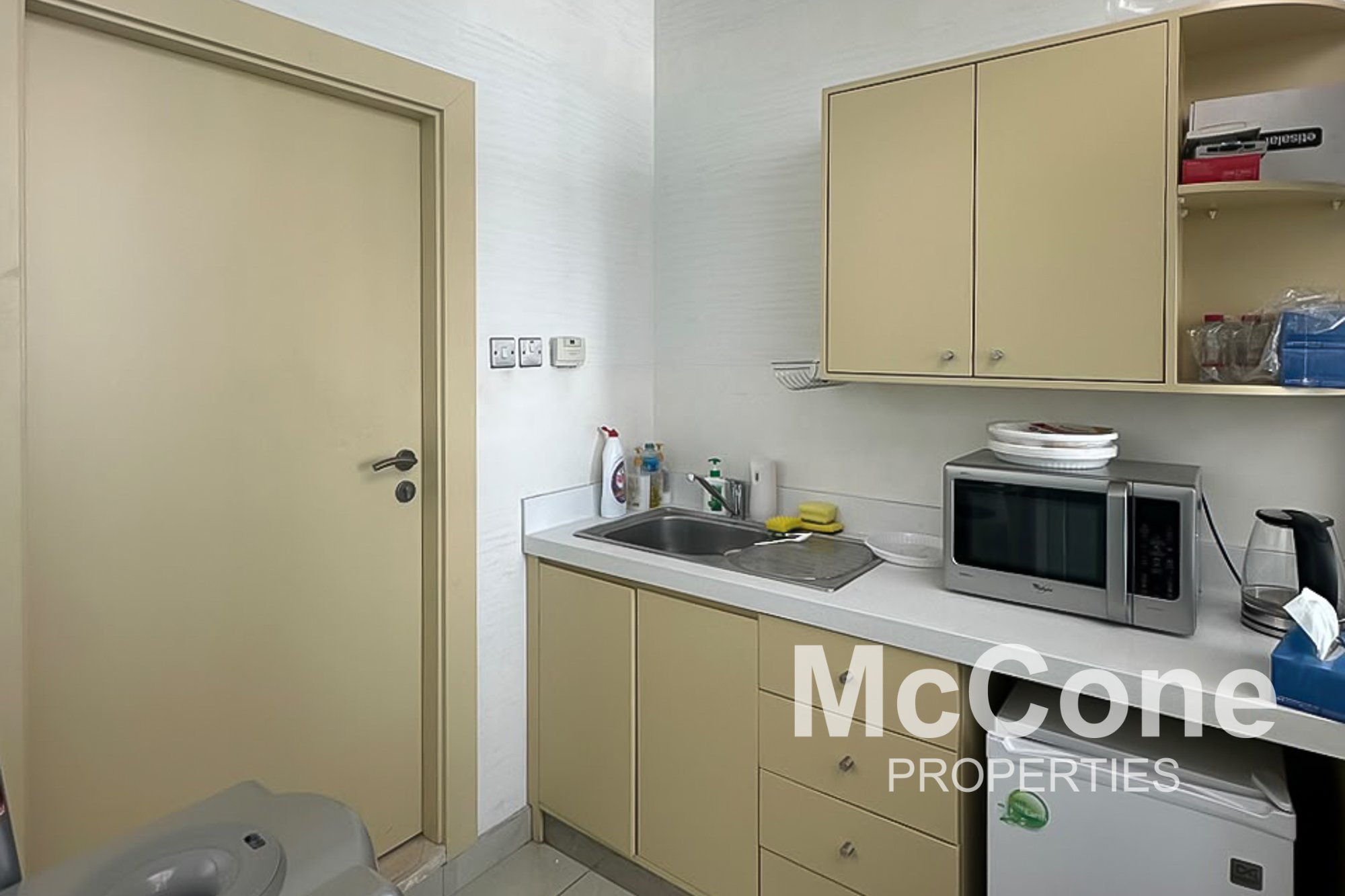 Office for Rent in Almas Tower, Jumeirah Lake Towers — photograph 12 of 17