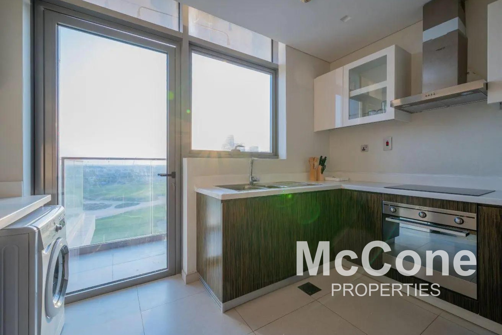 3 Bedroom Apartment for Rent in Golf Veduta Hotel Apartments A, Damac Hills — photo 2 of 11