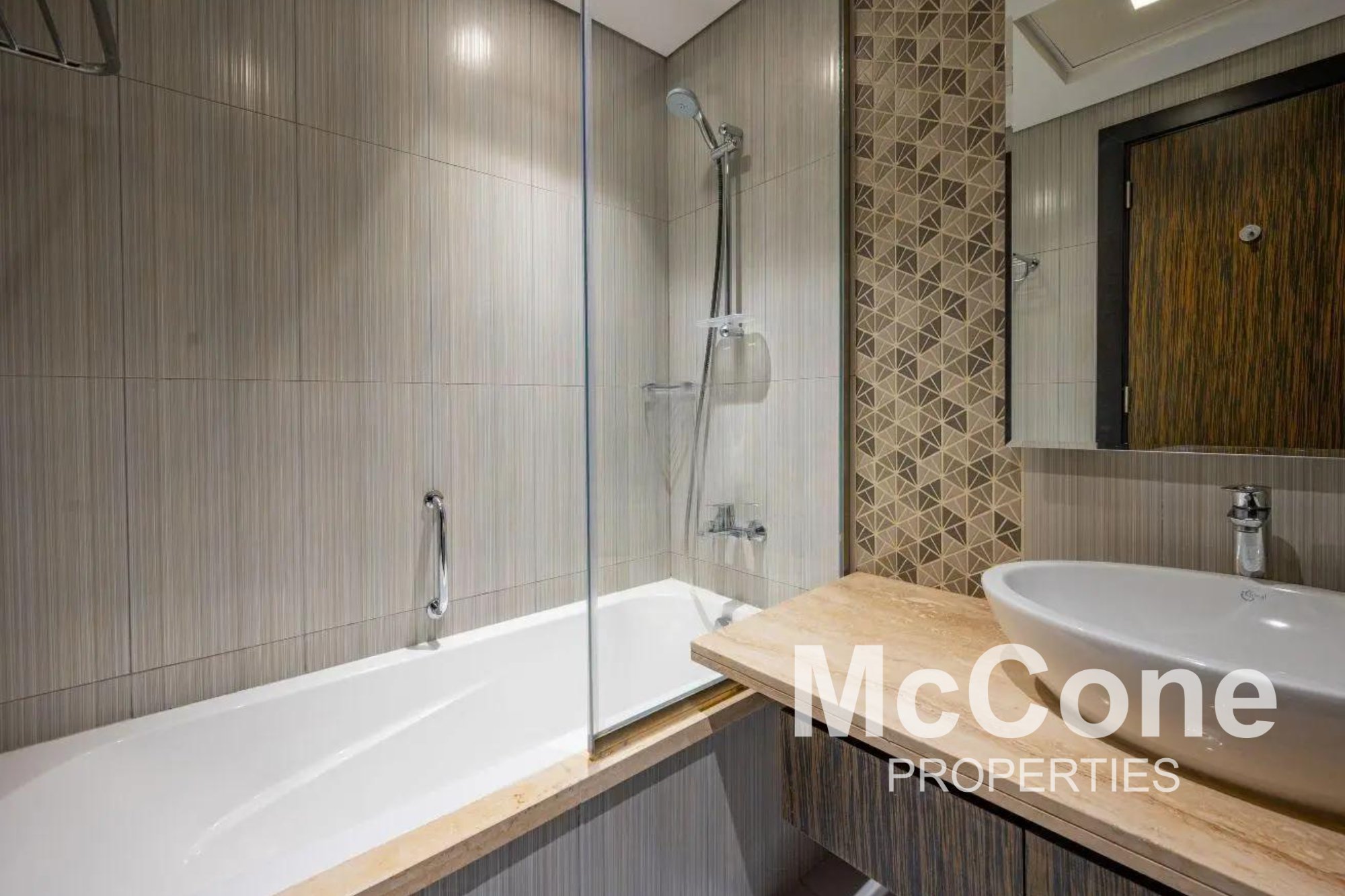 3 Bedroom Apartment for Rent in Golf Veduta Hotel Apartments A, Damac Hills — photo 7 of 11