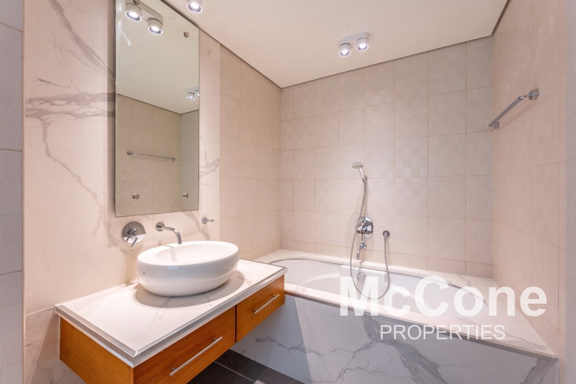 2 Bedroom Apartment for Rent in Murjan 3, Jumeirah Beach Residence — photograph 11 of 19