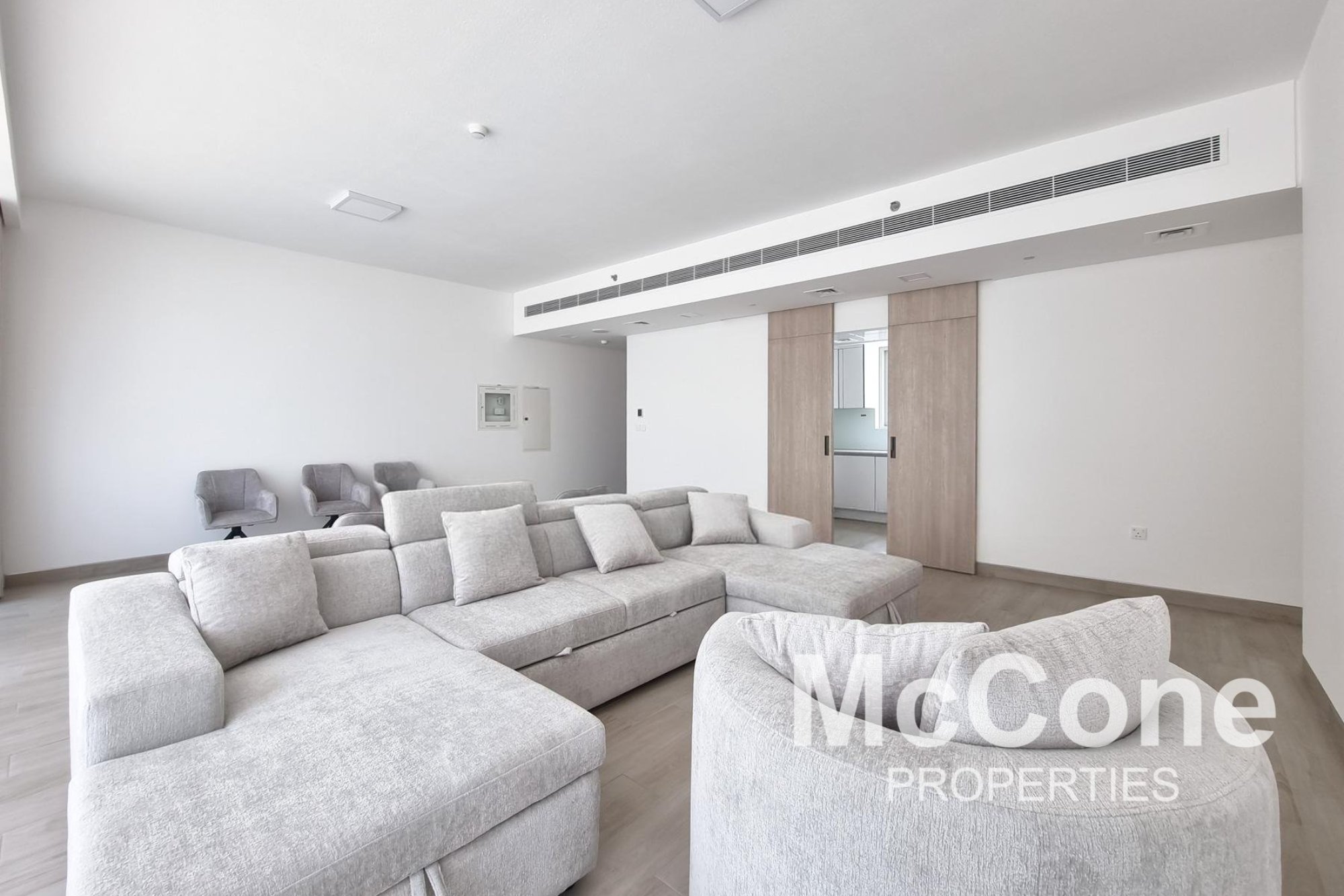 3 Bedroom Apartment for Rent in Luma 22 East Tower, Jumeirah Village Circle — photo 4 of 28