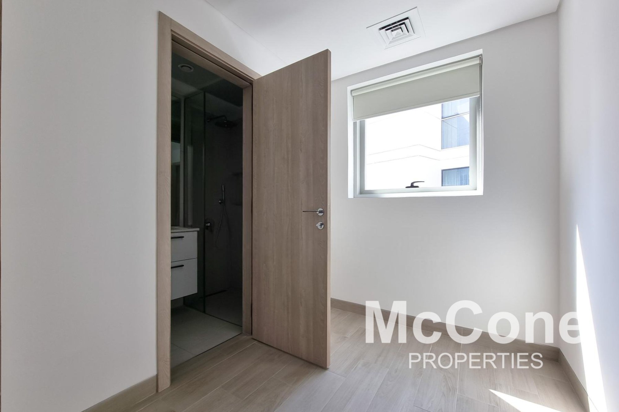 3 Bedroom Apartment for Rent in Luma 22 East Tower, Jumeirah Village Circle — photo 8 of 28