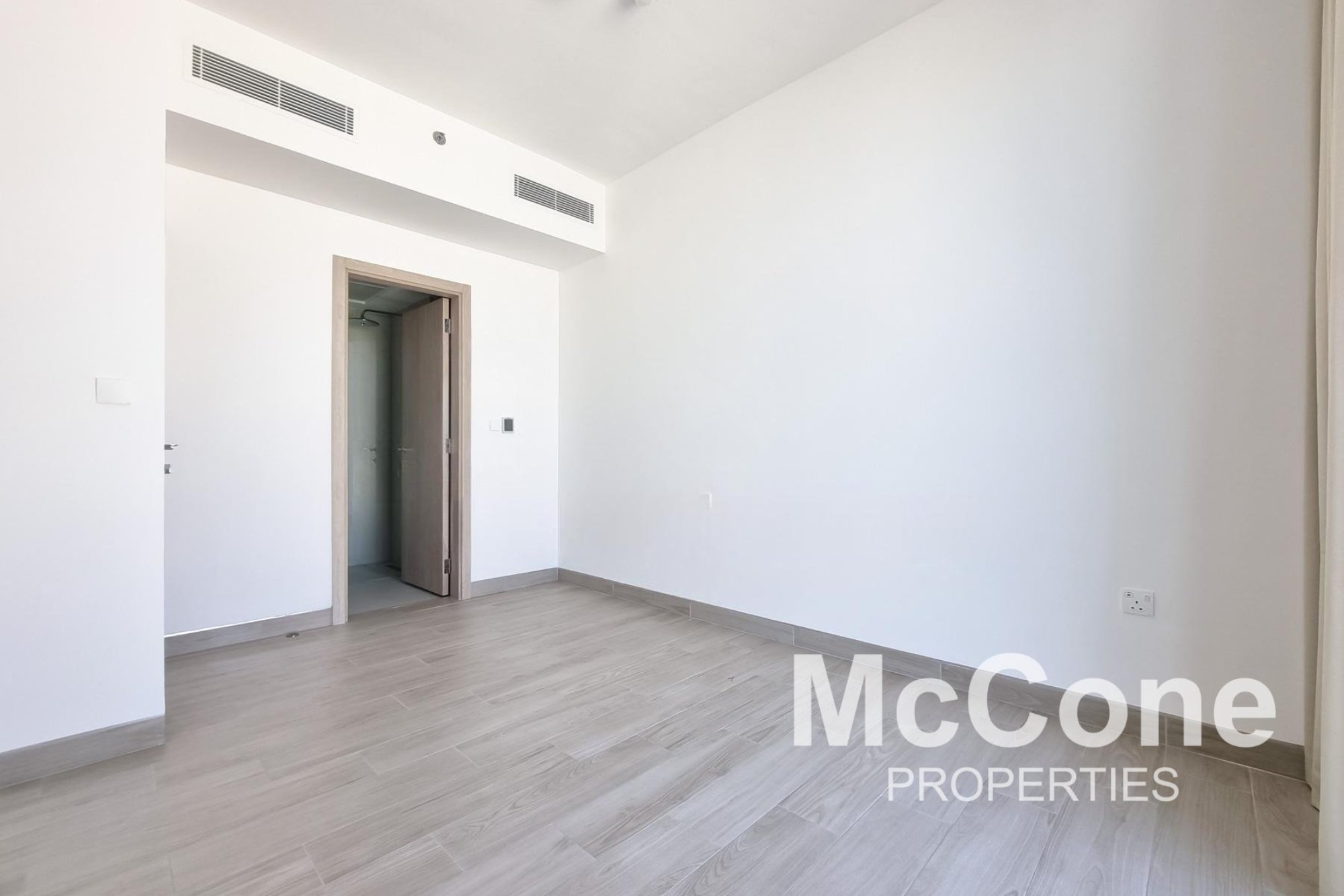 3 Bedroom Apartment for Rent in Luma 22 East Tower, Jumeirah Village Circle — photograph 13 of 28