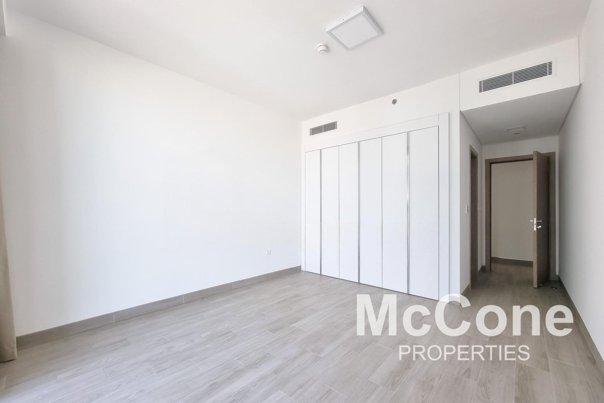 3 Bedroom Apartment for Rent in Luma 22 East Tower, Jumeirah Village Circle — photograph 19 of 28