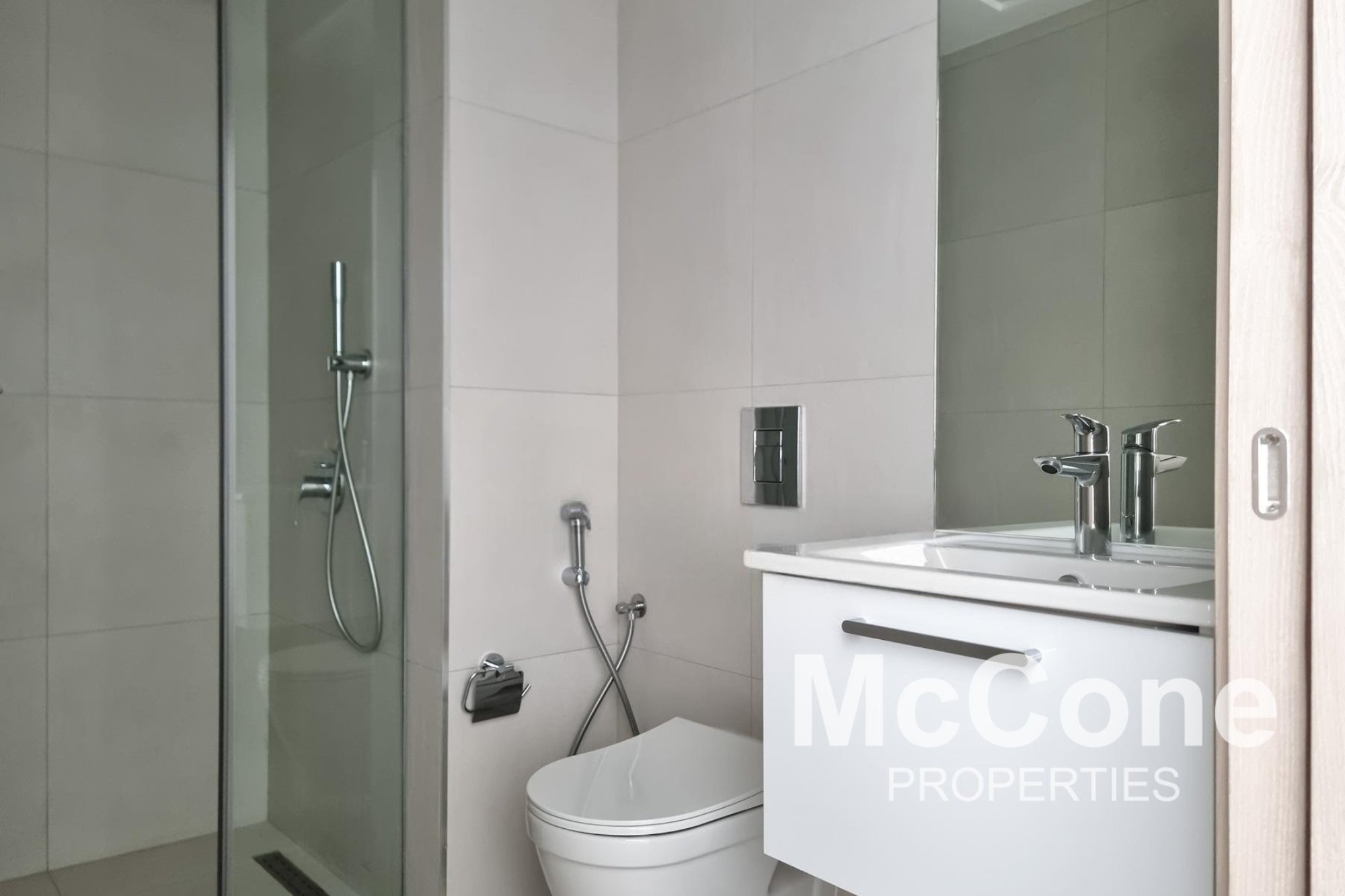 3 Bedroom Apartment for Rent in Luma 22 East Tower, Jumeirah Village Circle — photograph 22 of 28