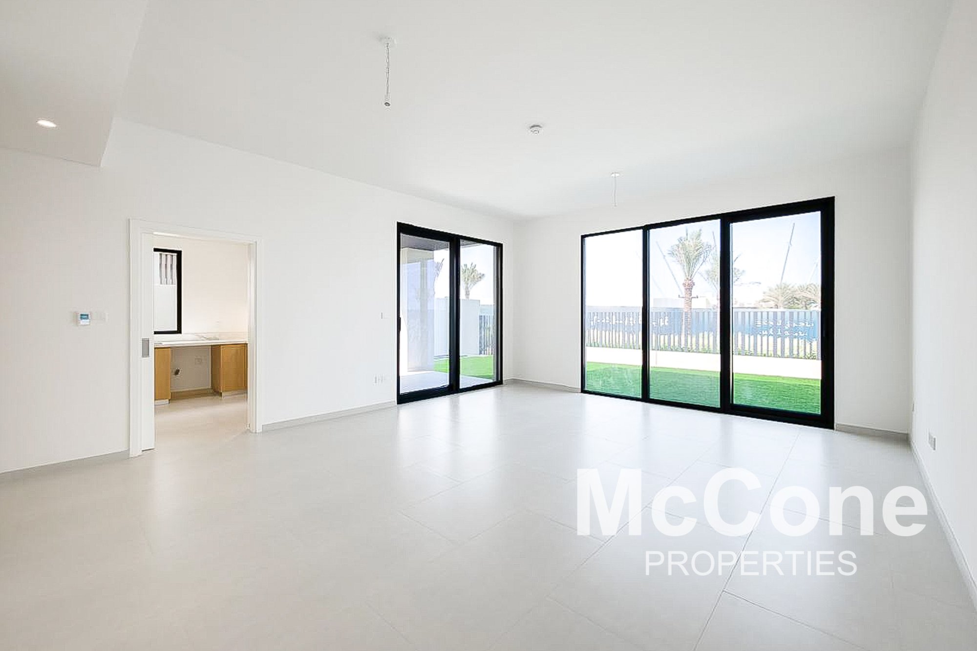 4 Bedroom Townhouse for Rent in Jebel Ali Village Townhouses, Jebel Ali — photo 2 of 12