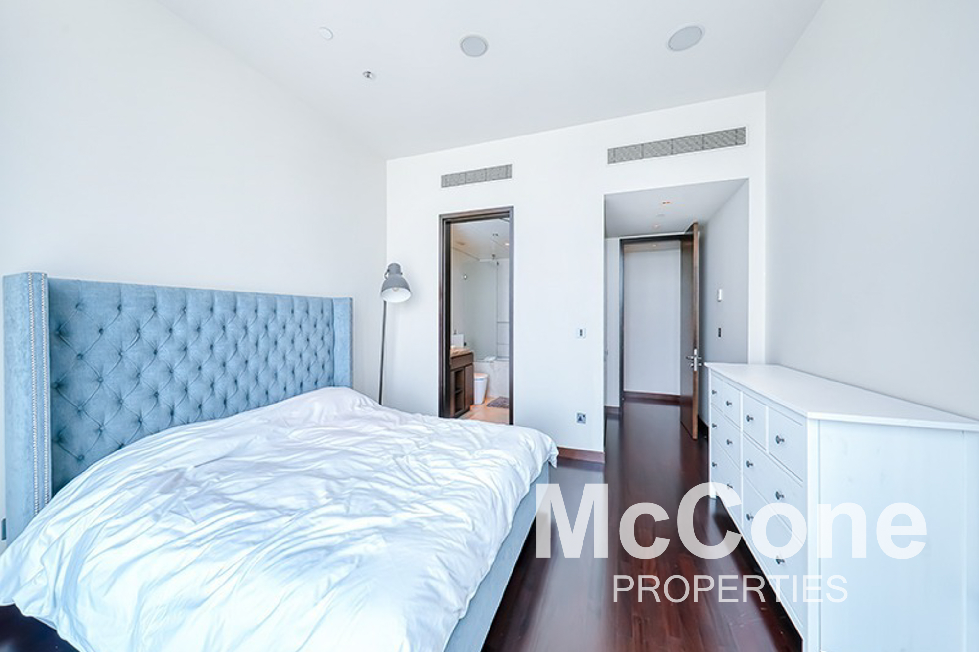 2 Bedroom Apartment for Rent in Burj Khalifa, Downtown Dubai — photograph 11 of 16