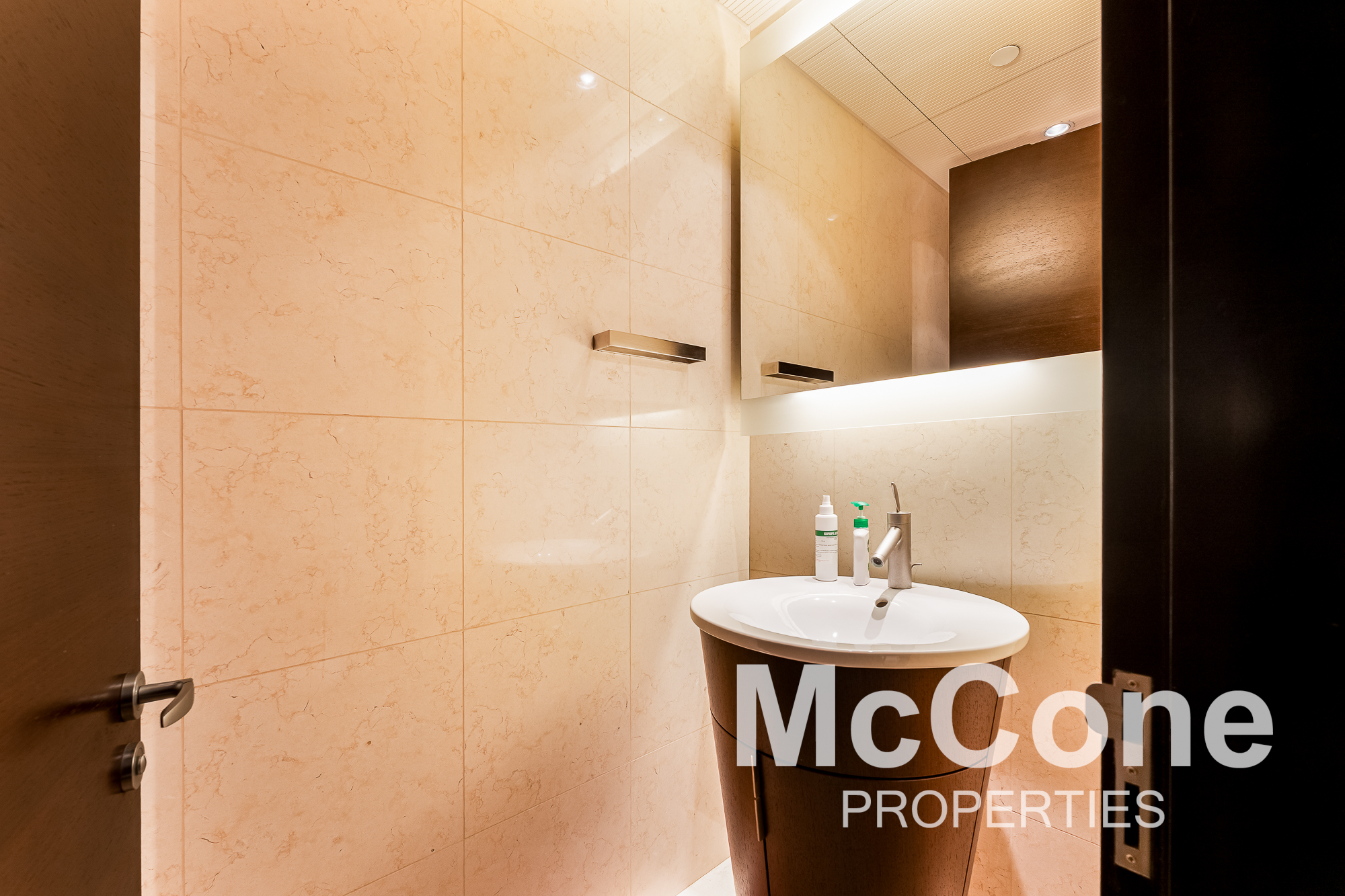 1 Bedroom Apartment for Rent in Burj Khalifa, Downtown Dubai — photograph 12 of 18
