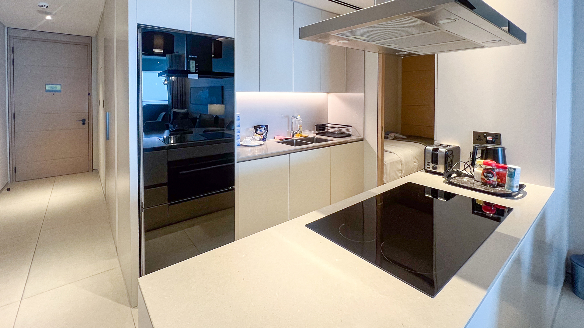3 Bedroom Apartment for Rent in Jumeirah Gate Tower 2, Jumeirah Beach Residence — photo 5 of 20