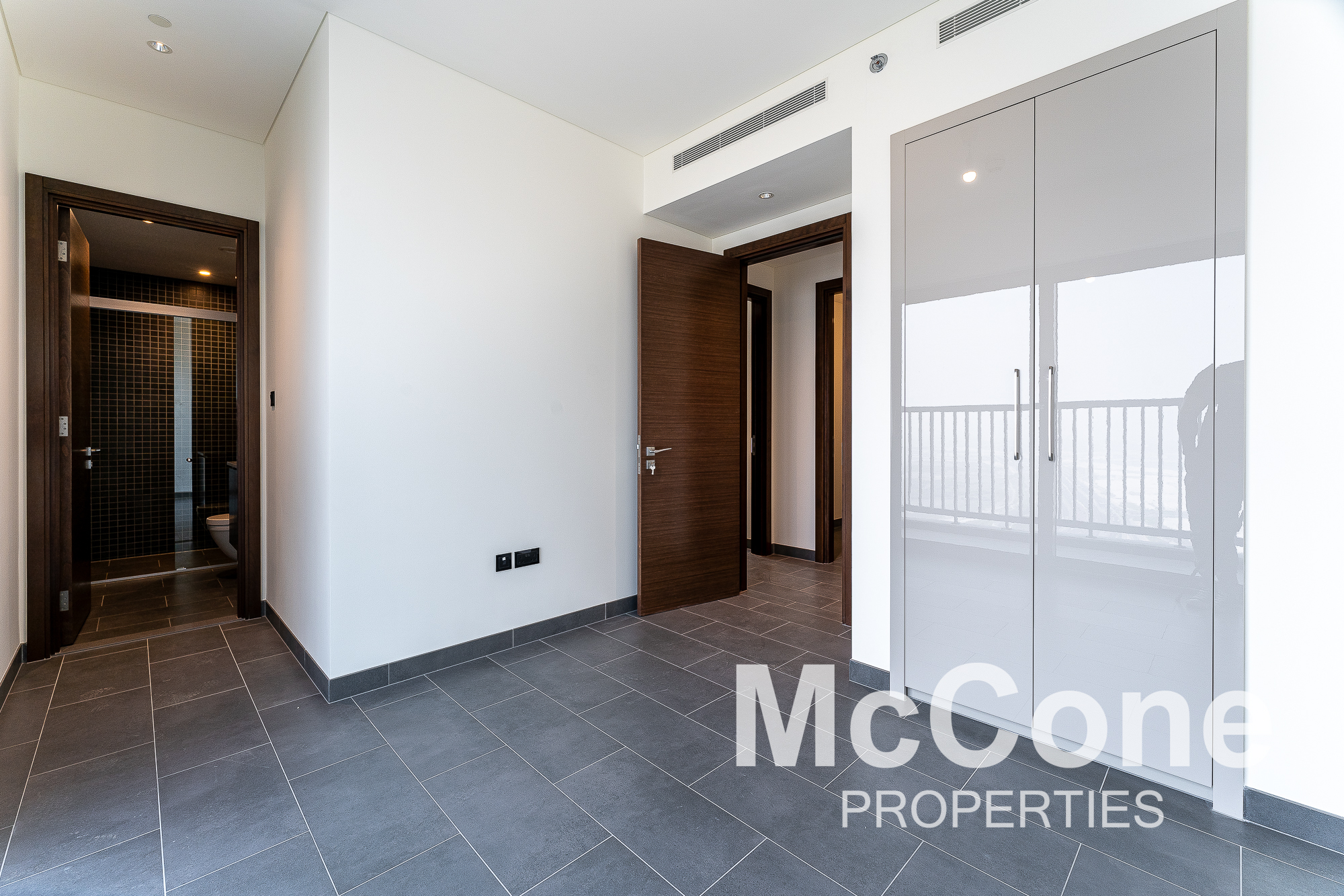 2 Bedroom Apartment for Rent in The Crest Tower B, Mohammed Bin Rashid City — photo 7 of 17