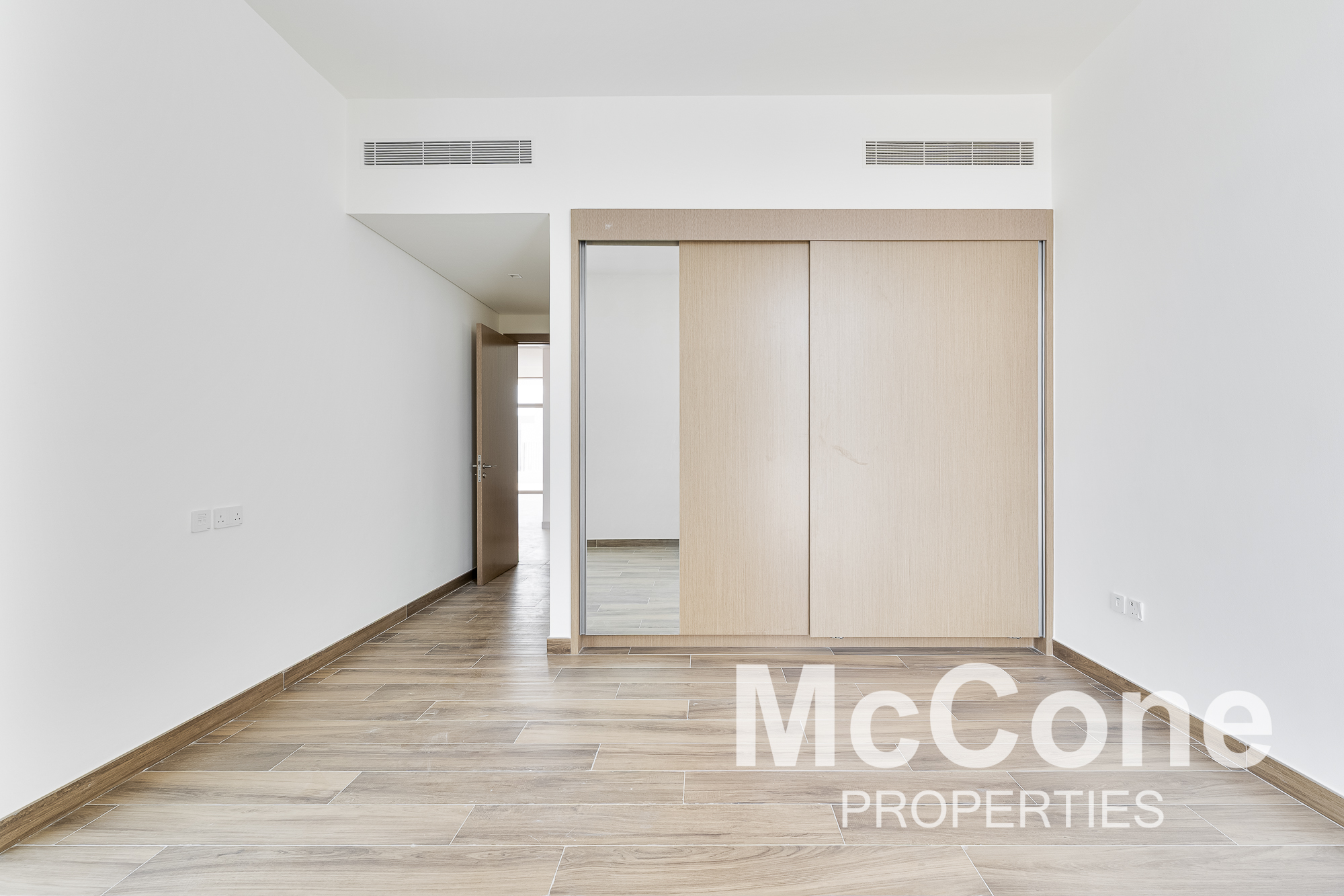 4 Bedroom Villa for Rent in Tilal Al Furjan, Al Furjan — photograph 14 of 32