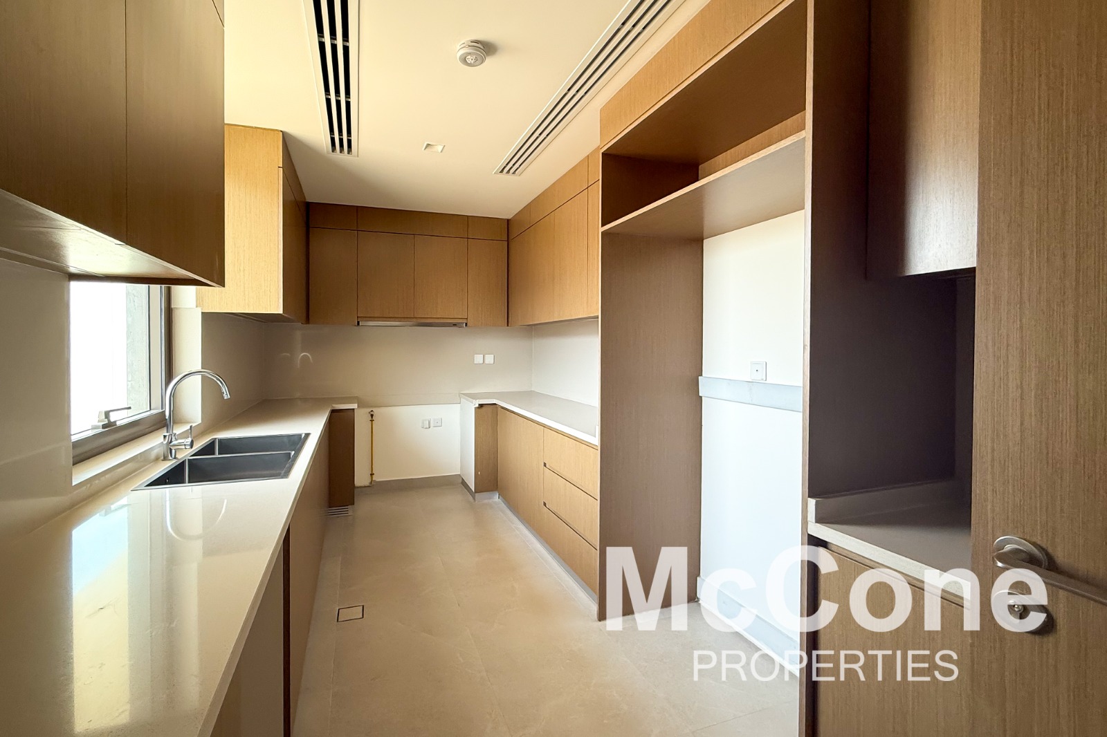 4 Bedroom Villa for Rent in Tilal Al Furjan, Al Furjan — photo 4 of 24