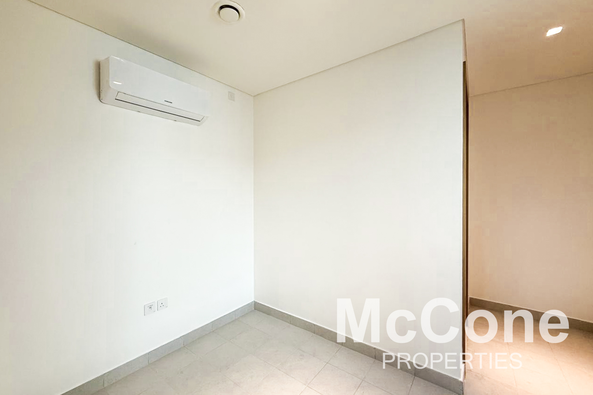 4 Bedroom Villa for Rent in Tilal Al Furjan, Al Furjan — photograph 15 of 26