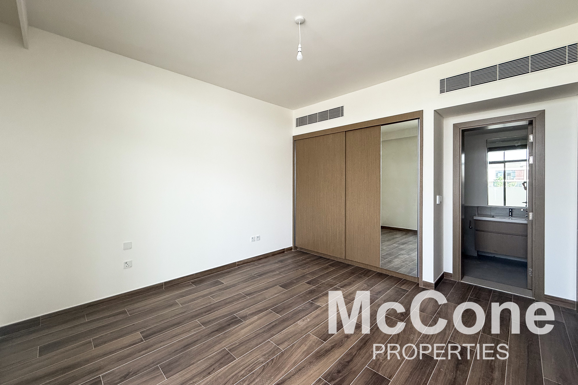 5 Bedroom Villa for Rent in Tilal Al Furjan, Al Furjan — photograph 13 of 30