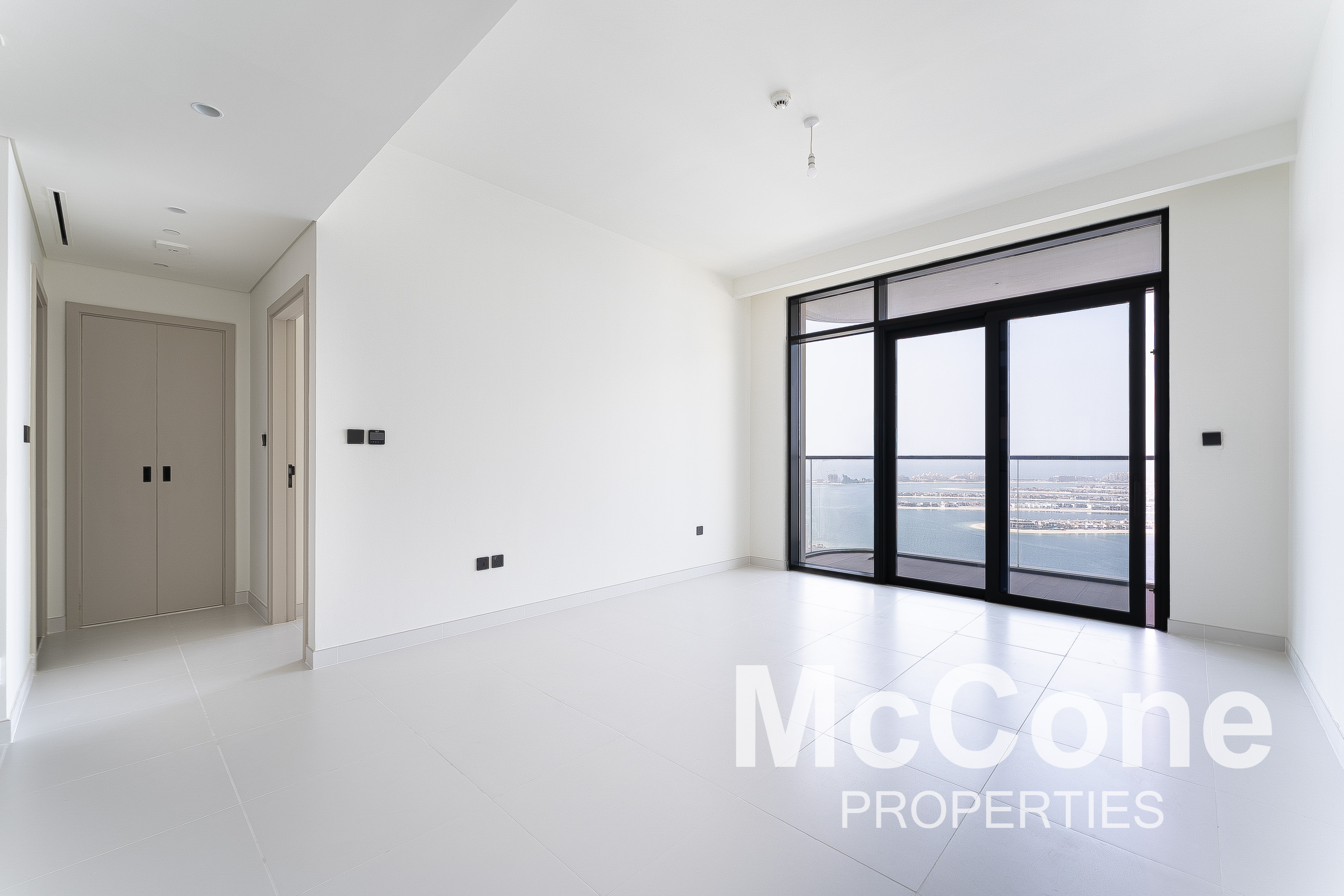 1 Bedroom Apartment for Rent in Marina Vista Tower 2, Dubai Harbour — photo 2 of 14
