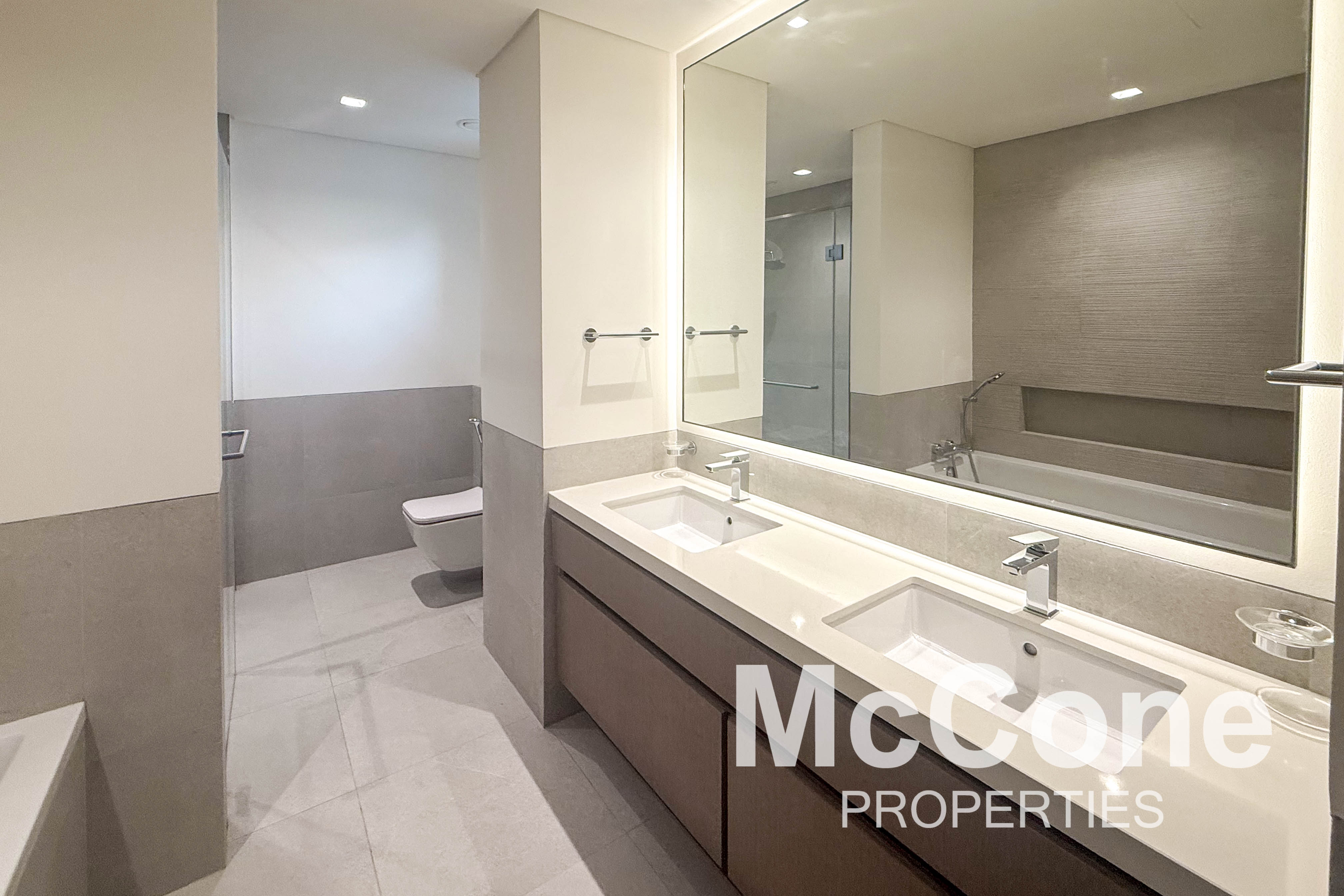 4 Bedroom Villa for Rent in Tilal Al Furjan, Al Furjan — photograph 16 of 23