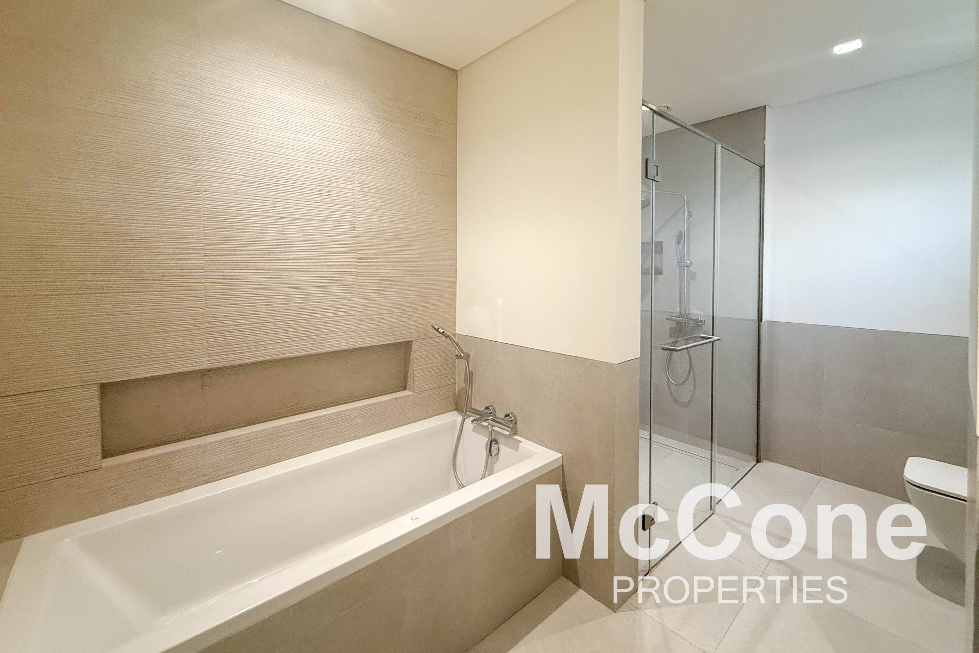 4 Bedroom Villa for Rent in Tilal Al Furjan, Al Furjan — photograph 17 of 23