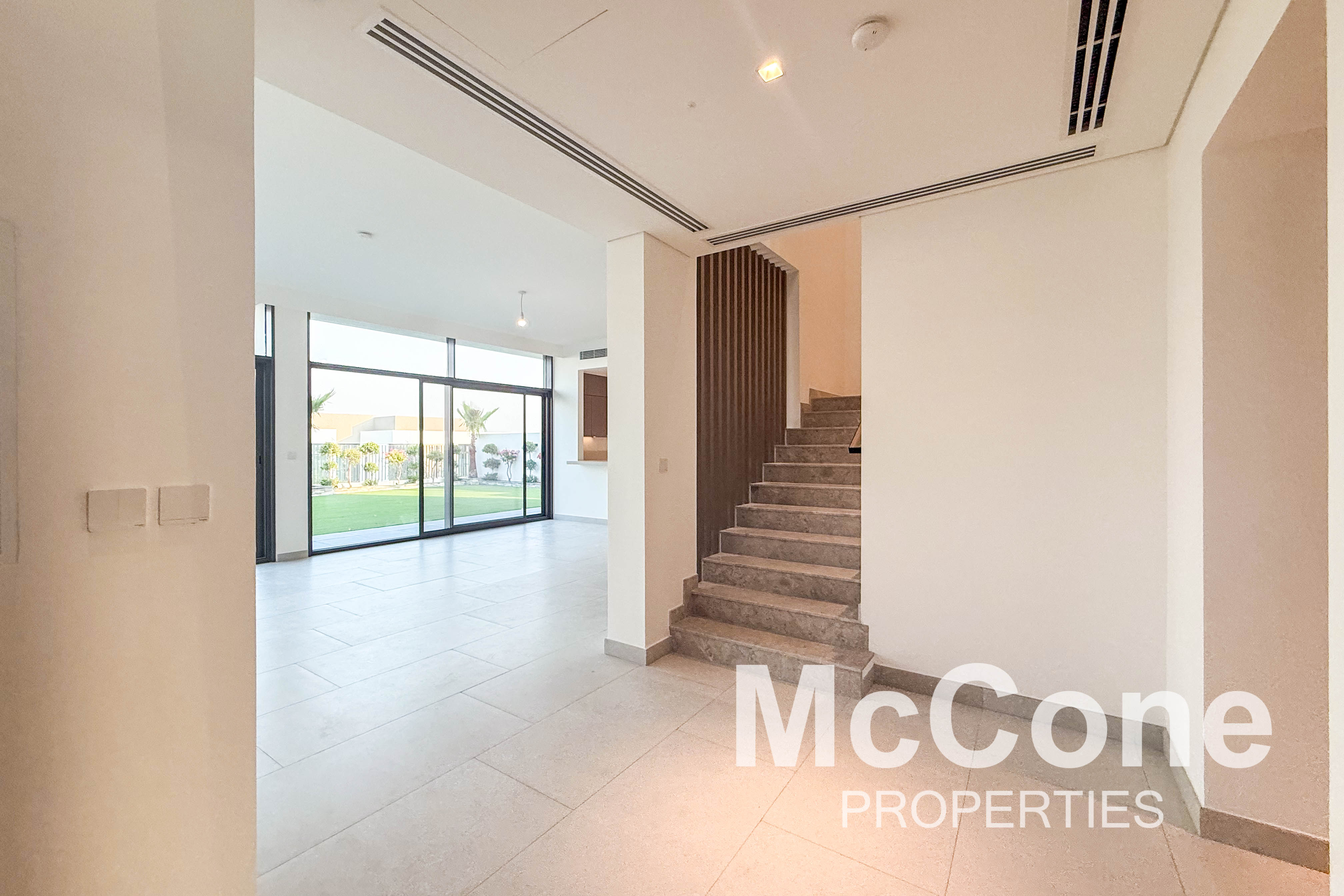 4 Bedroom Villa for Rent in Tilal Al Furjan, Al Furjan — photo 6 of 23