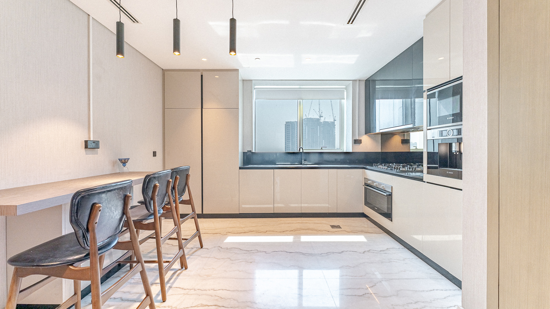 4 Bedroom Apartment for Rent in SAAS Tower, Business Bay — photo 7 of 29