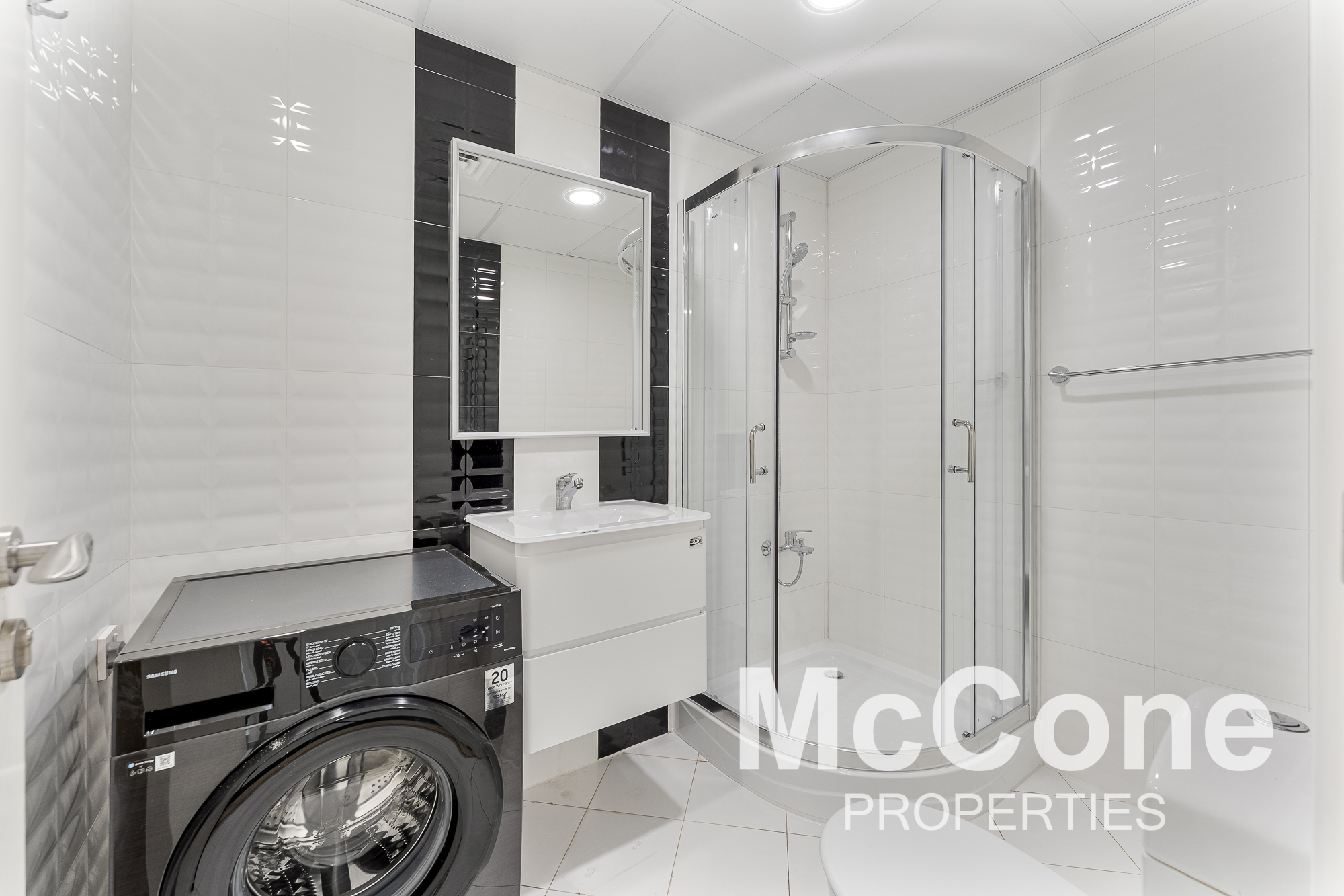 2 Bedroom Apartment for Rent in The Royal Oceanic, Dubai Marina — photograph 11 of 19