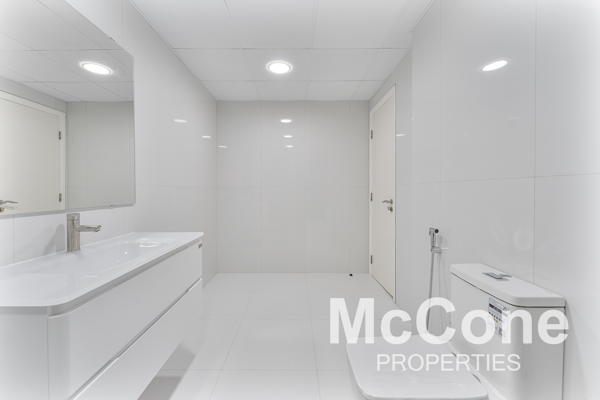 2 Bedroom Apartment for Rent in The Royal Oceanic, Dubai Marina — photograph 13 of 19