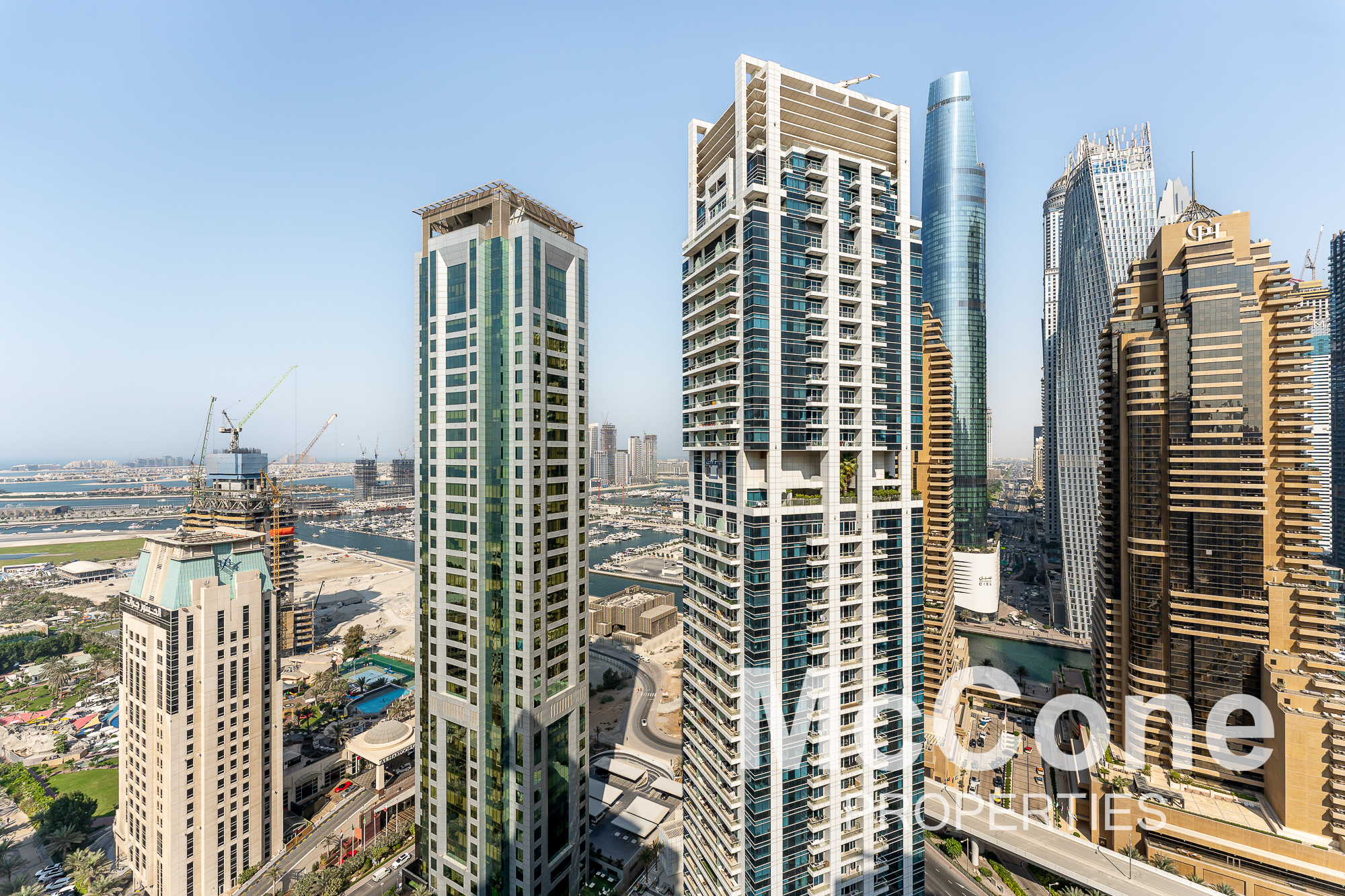 2 Bedroom Apartment for Rent in The Royal Oceanic, Dubai Marina — photograph 18 of 19
