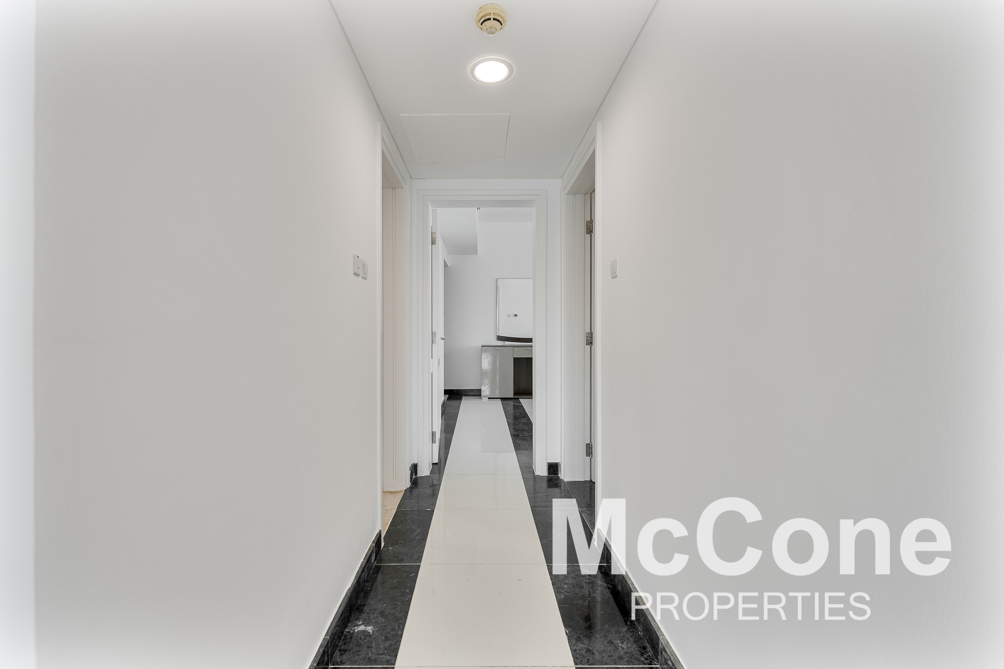 2 Bedroom Apartment for Rent in The Royal Oceanic, Dubai Marina — photograph 10 of 19