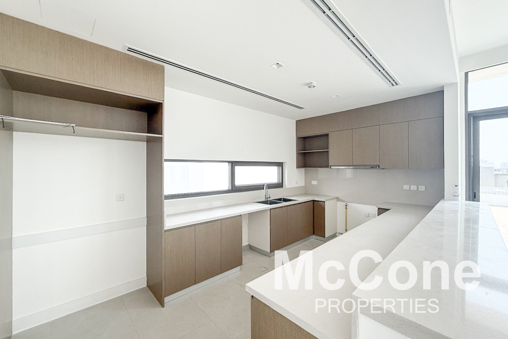 4 Bedroom Villa for Rent in Tilal Al Furjan, Al Furjan — photo 4 of 15